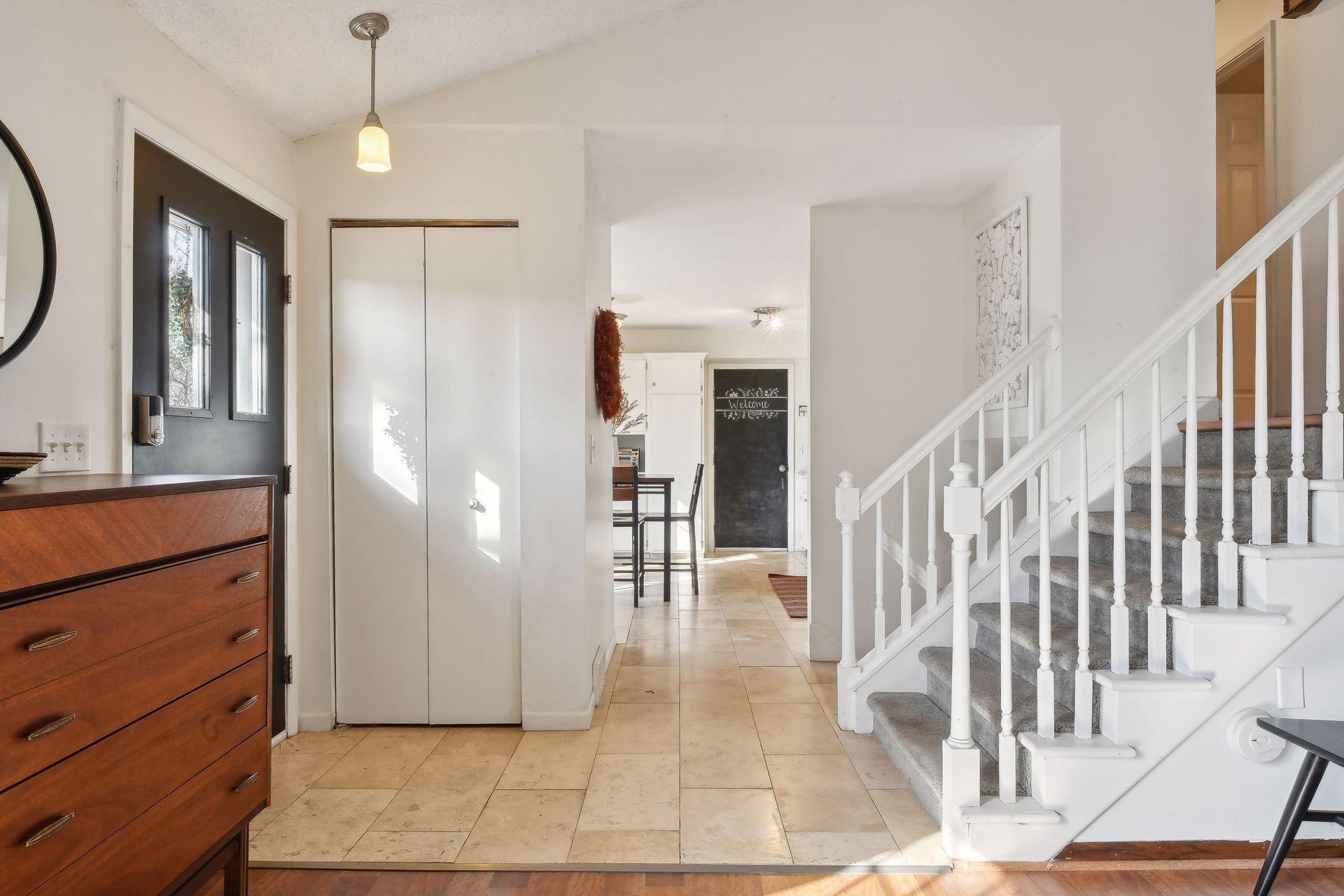 3325 Hillsboro Avenue S