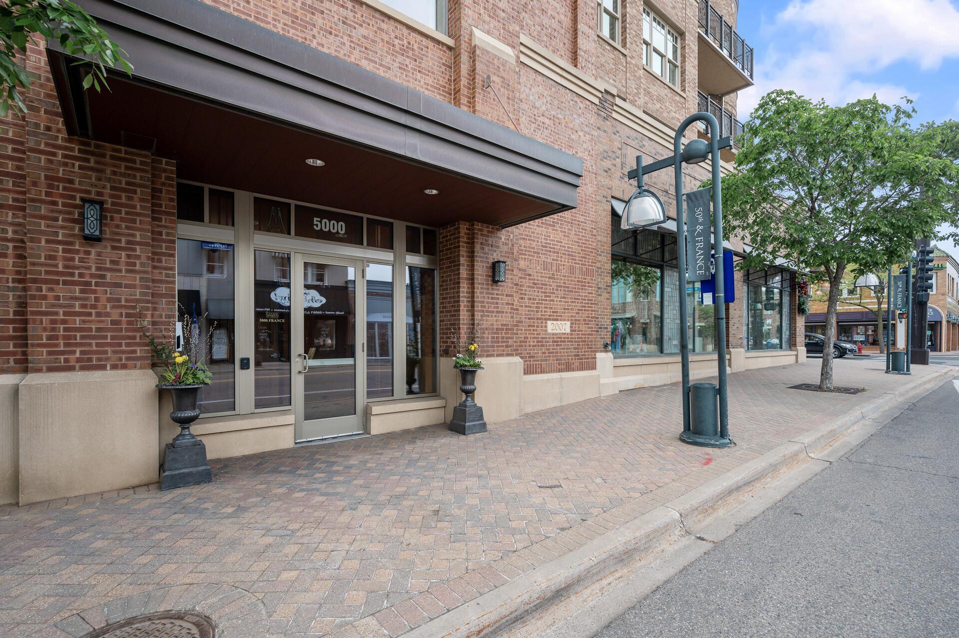 5000 France Avenue S Unit: 27