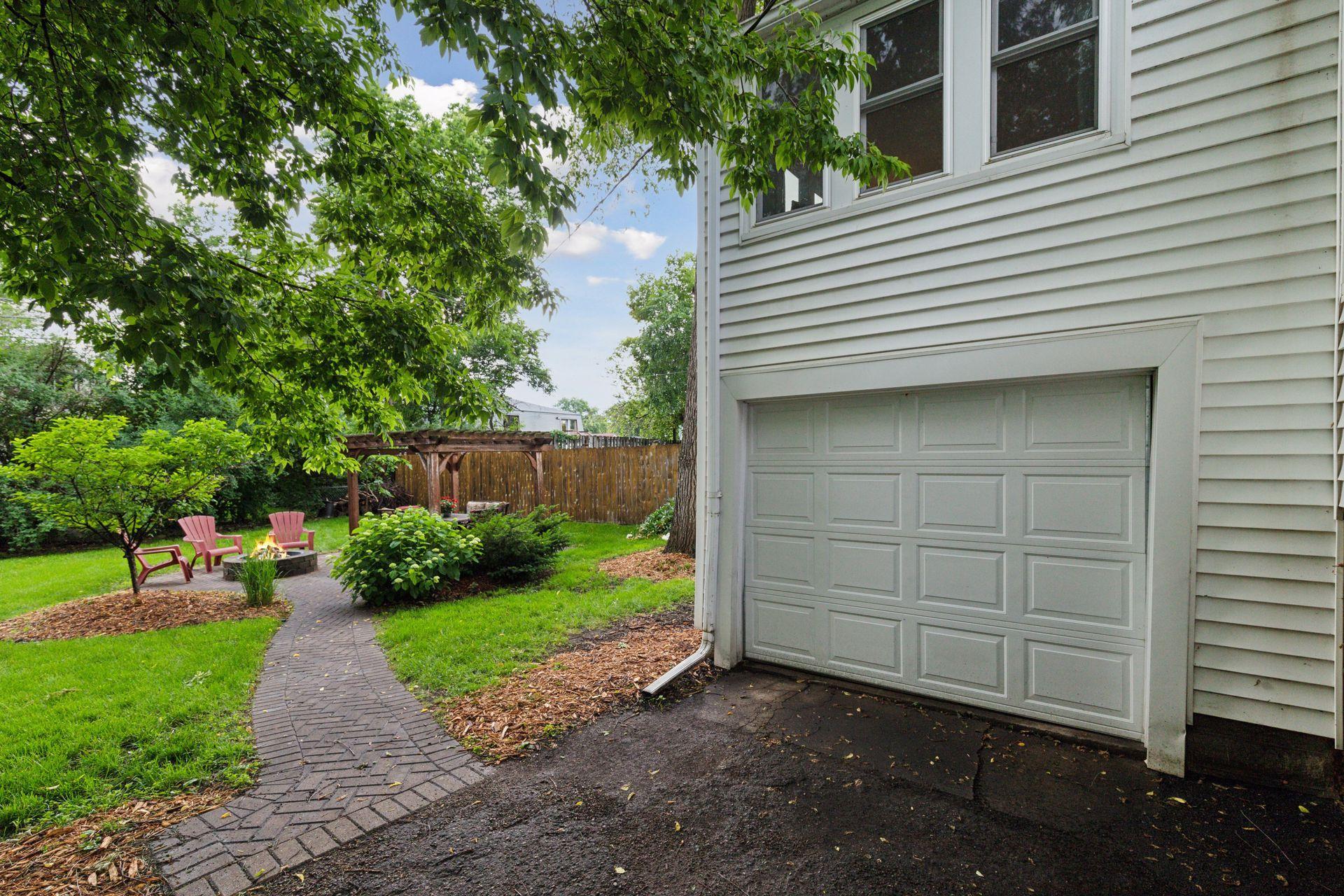 4032 Xenwood Avenue S