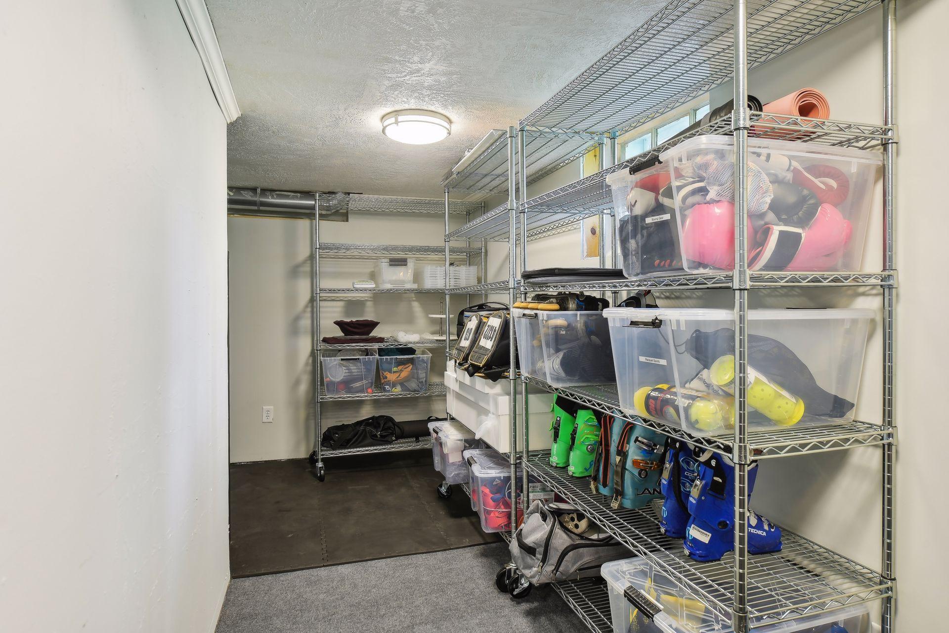 4032 Xenwood Avenue S