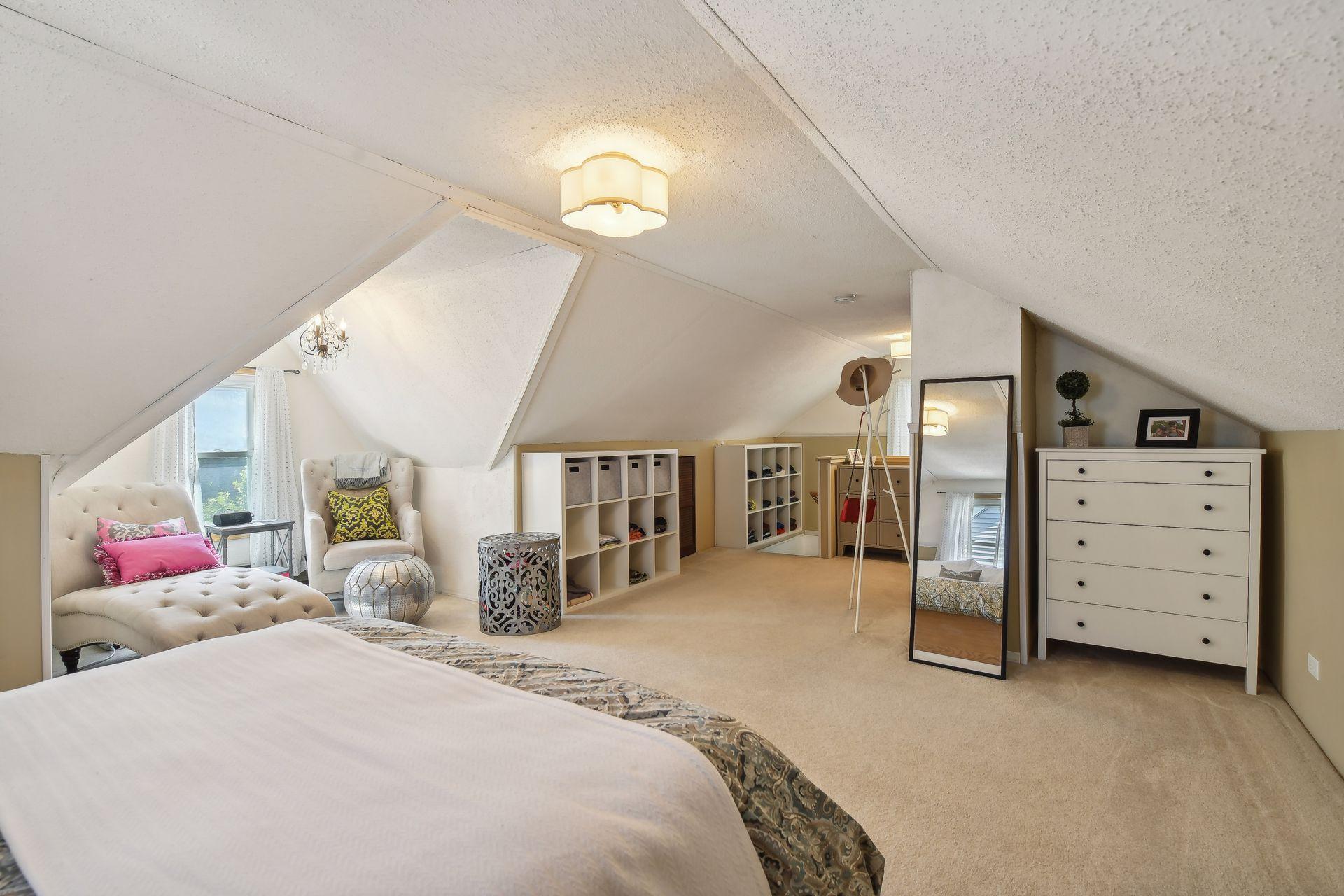 4032 Xenwood Avenue S