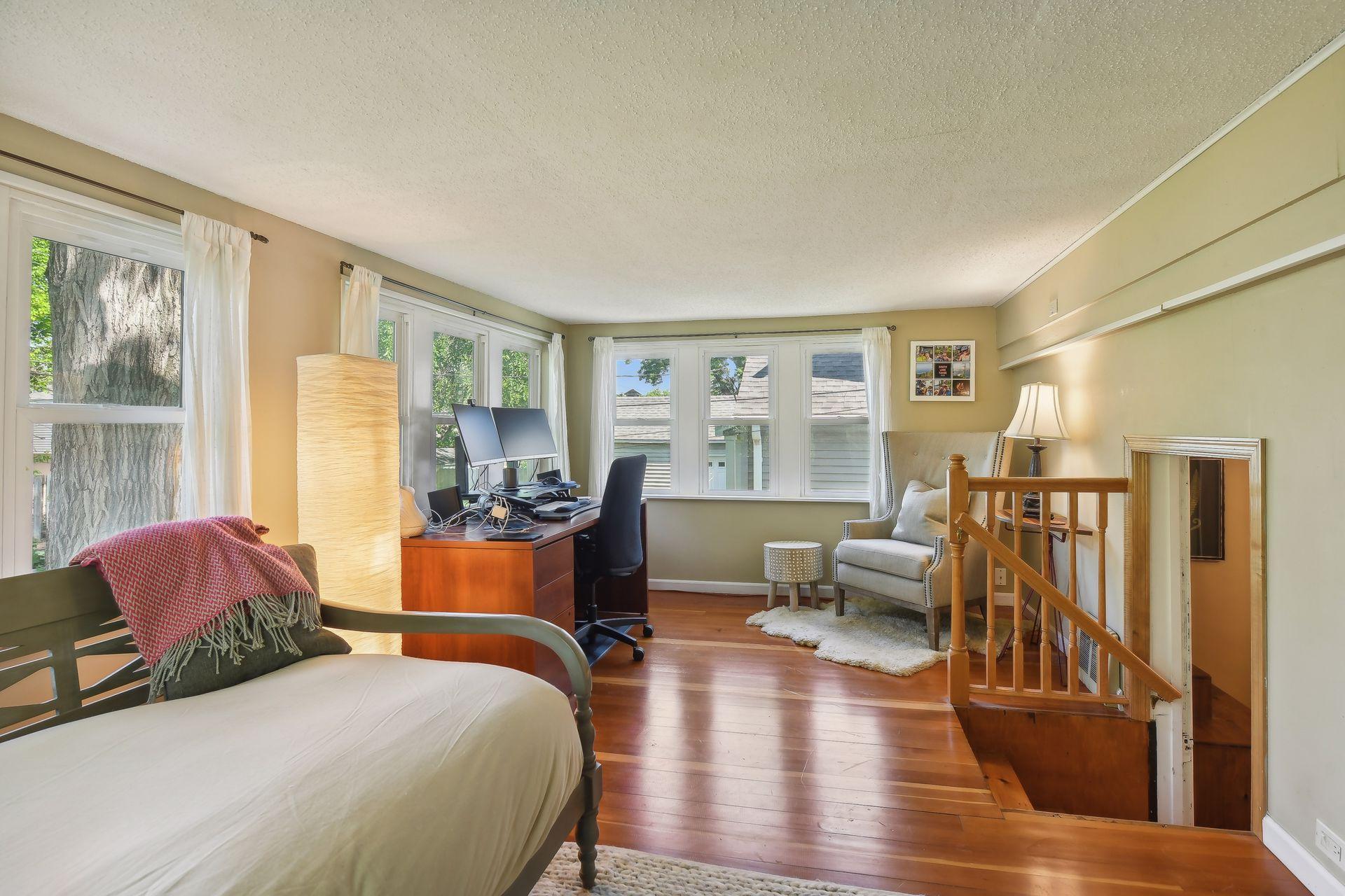 4032 Xenwood Avenue S