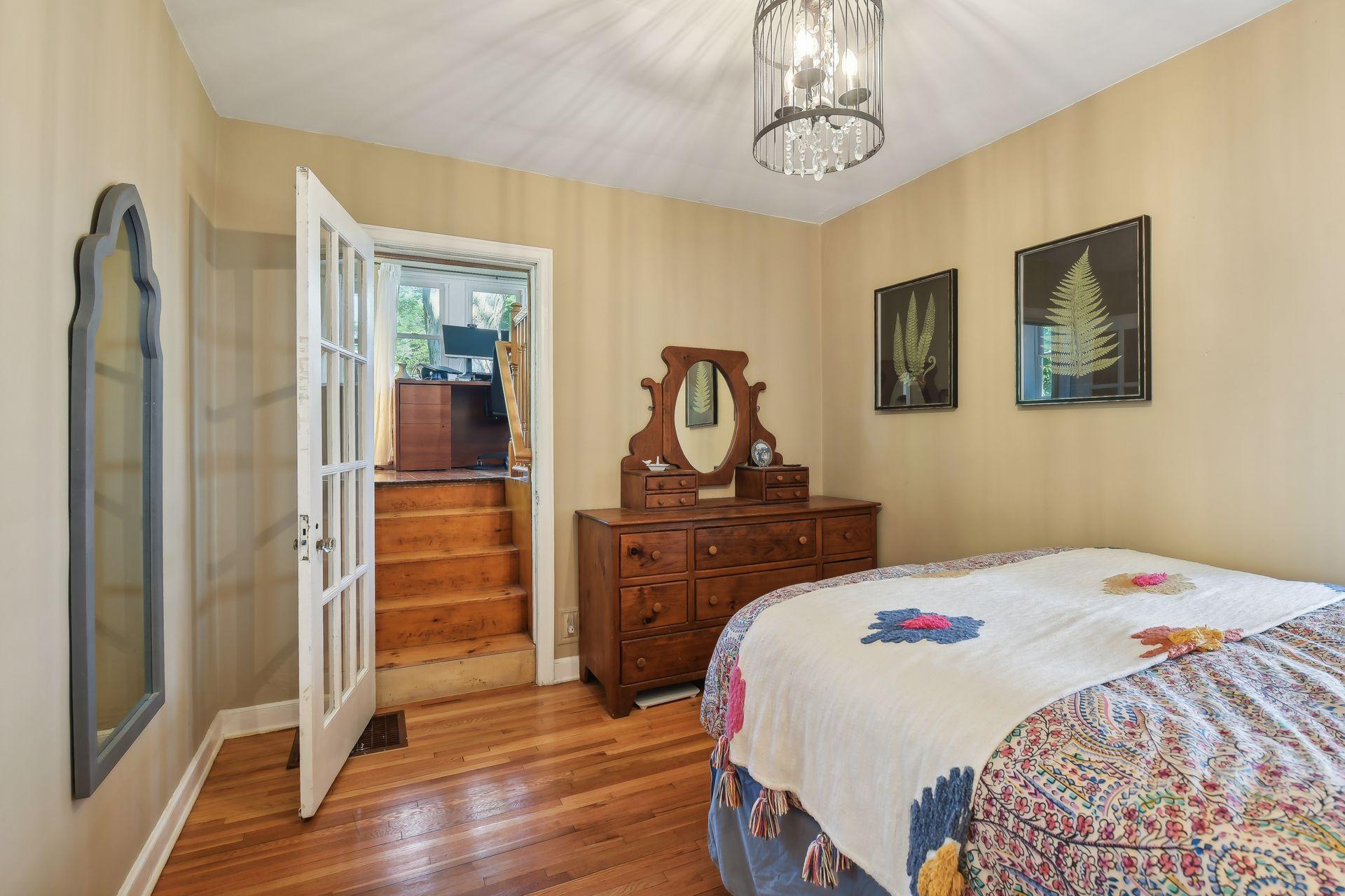 4032 Xenwood Avenue S