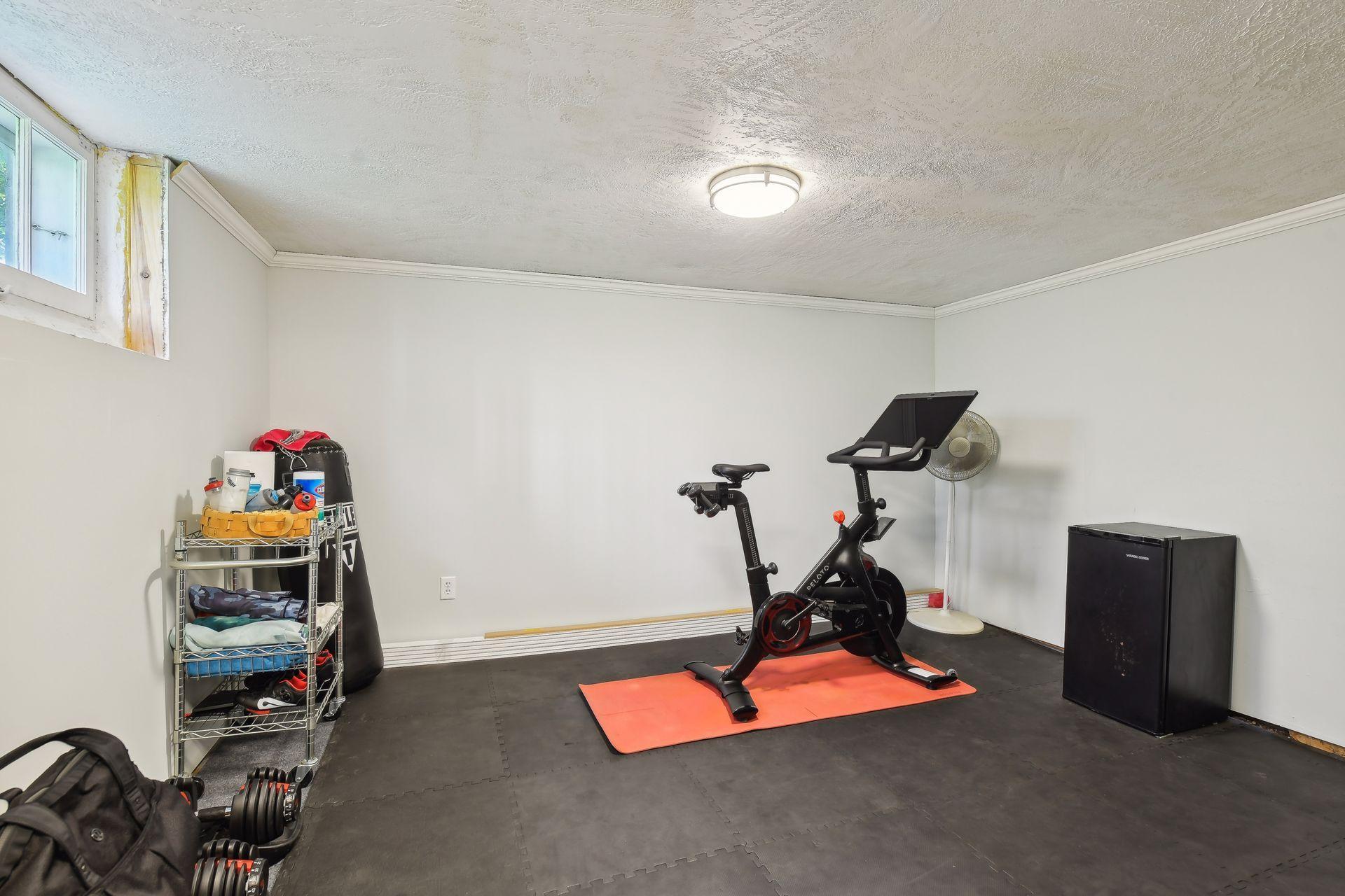 4032 Xenwood Avenue S