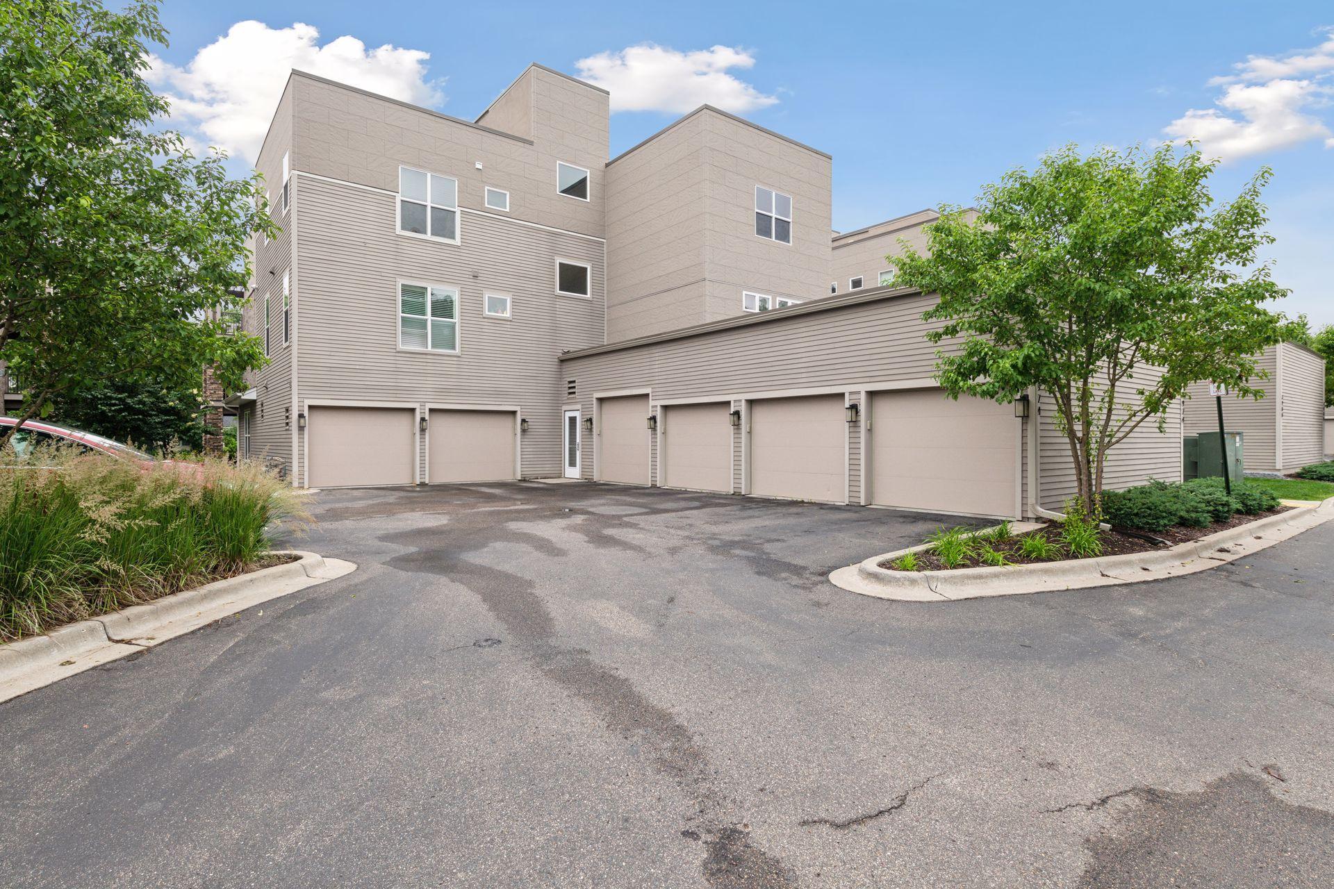 3974 Wooddale Avenue S Unit: 102