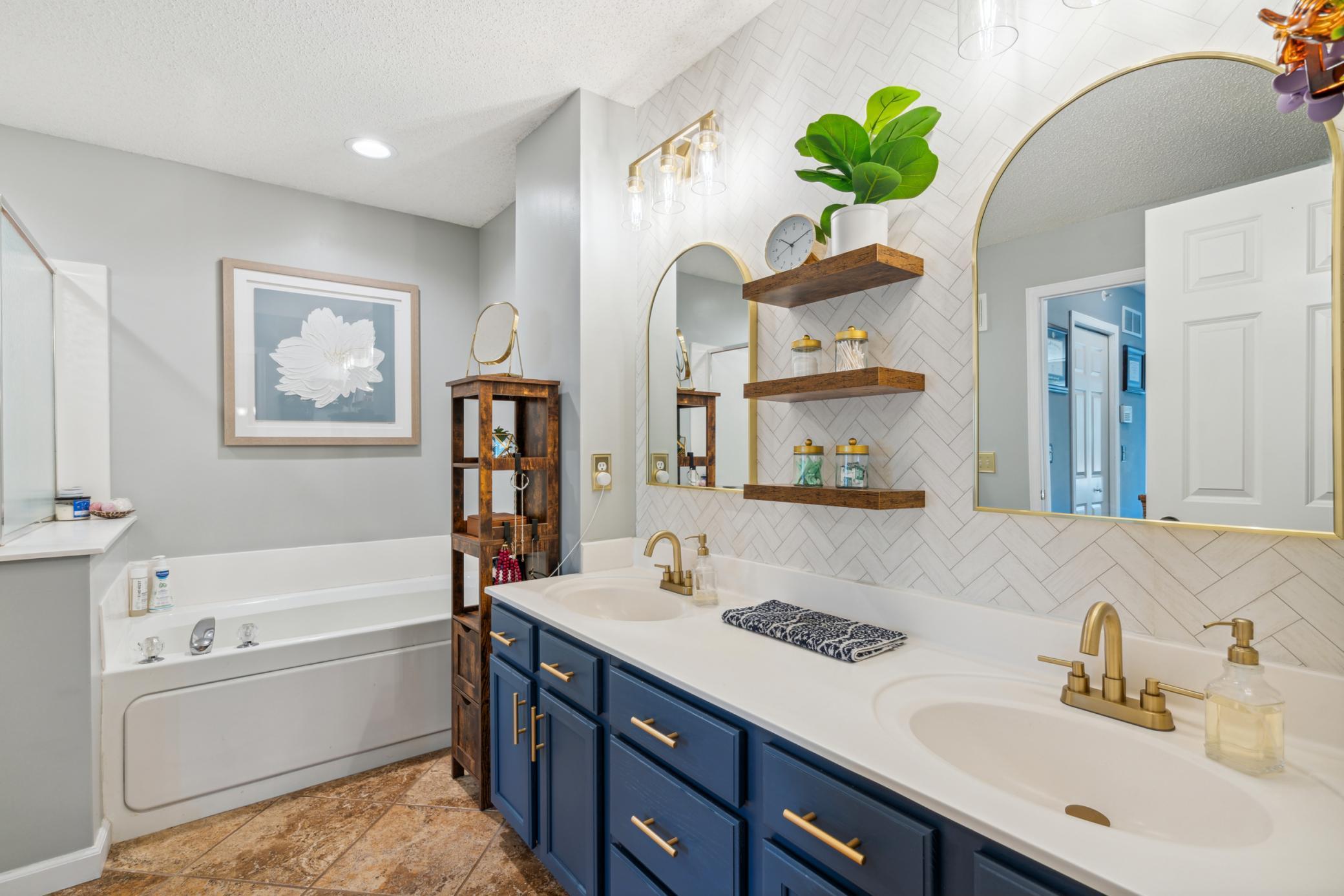 13730 54th Avenue N Unit: 202