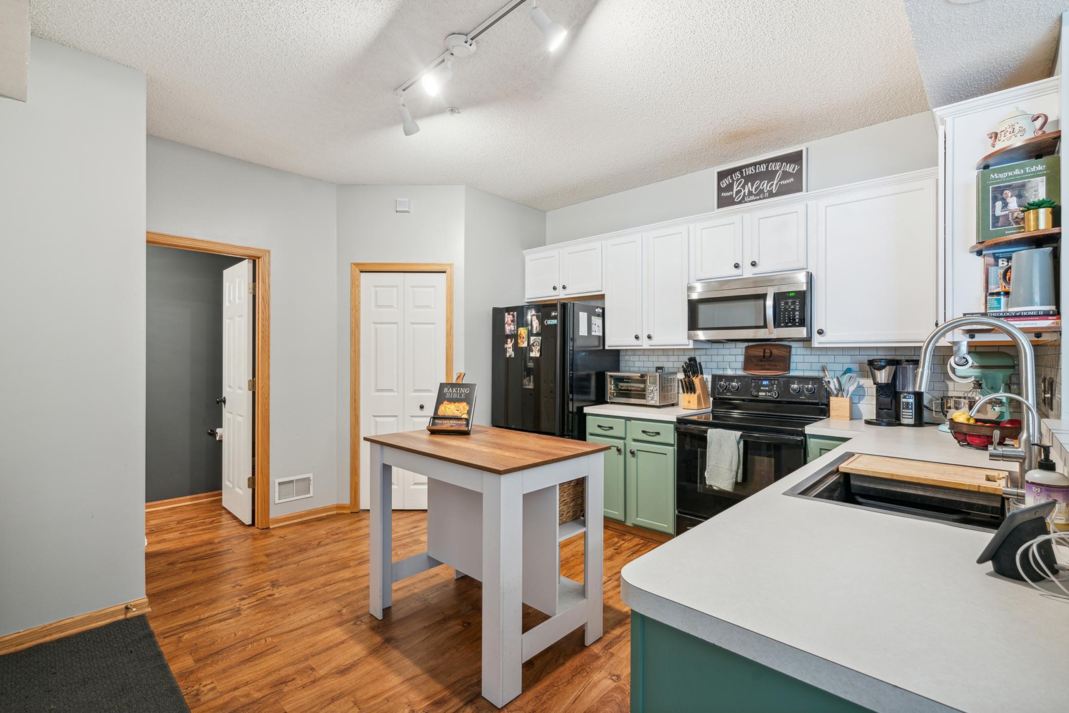 13730 54th Avenue N Unit: 202