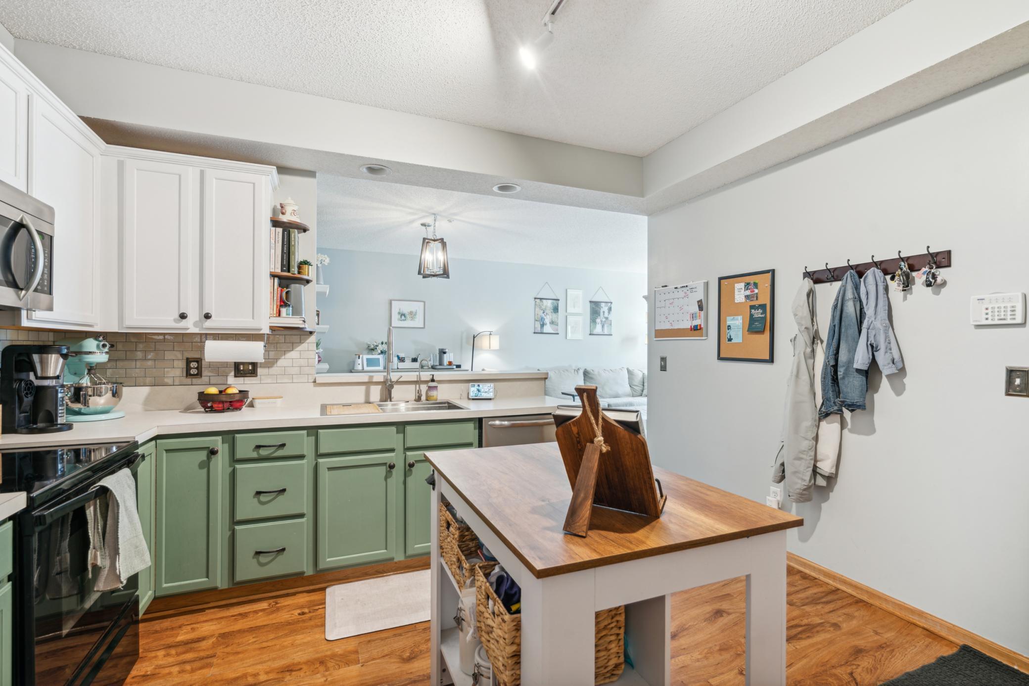 13730 54th Avenue N Unit: 202