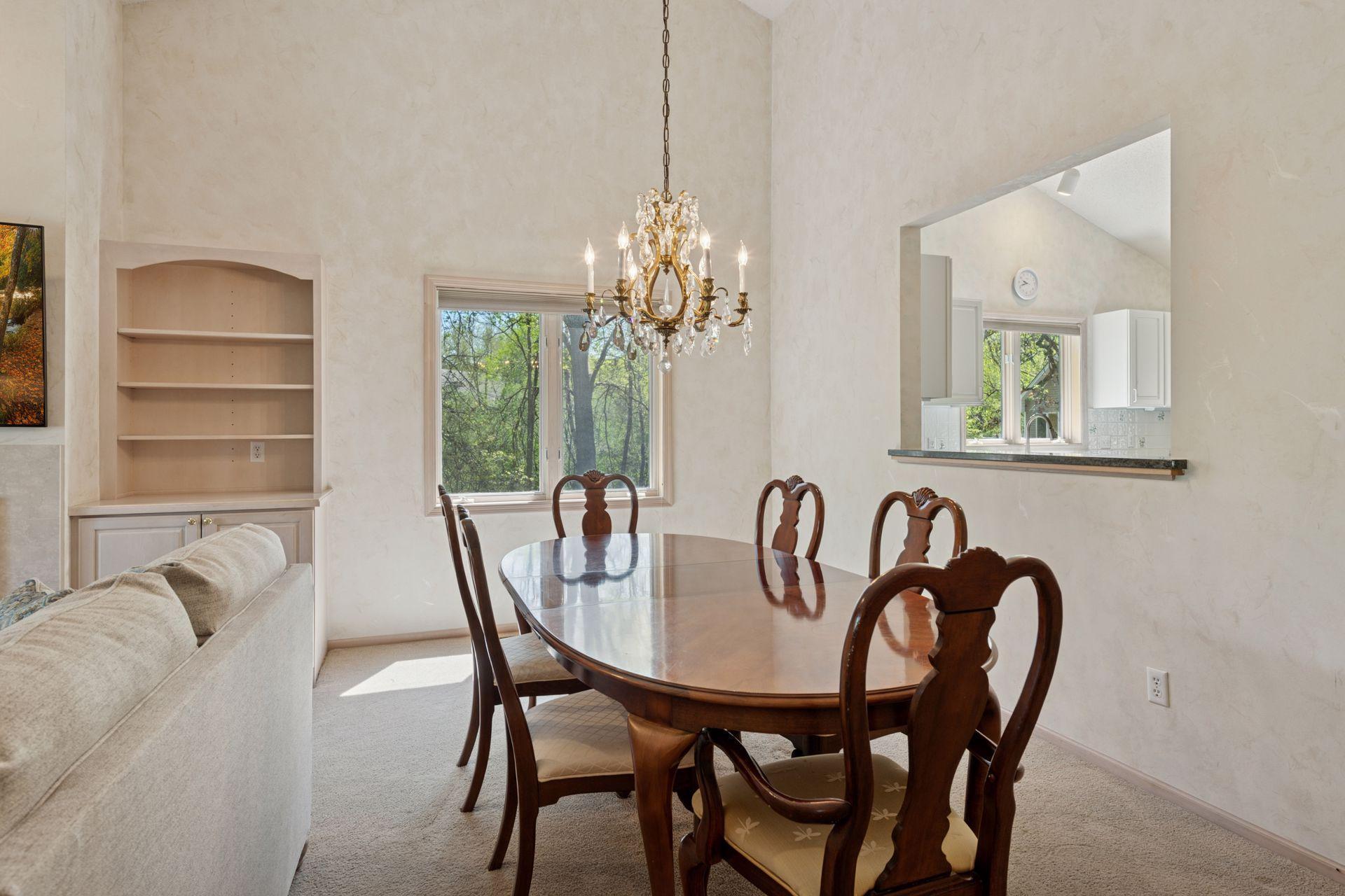 8215 Creekside Circle