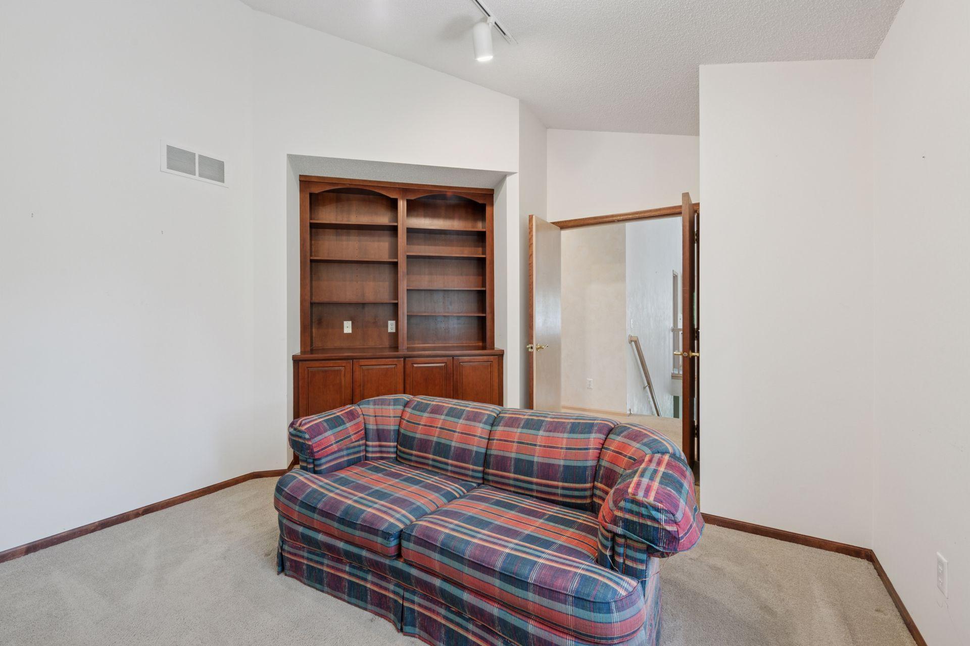 8215 Creekside Circle