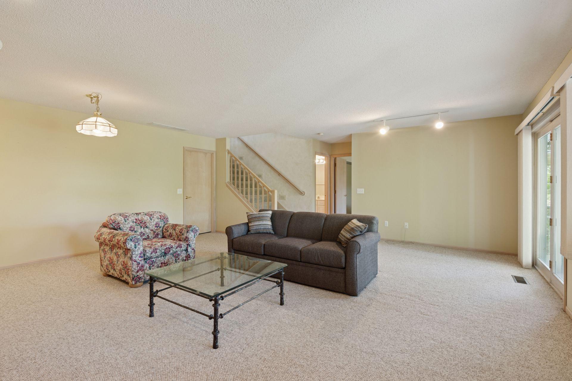 8215 Creekside Circle