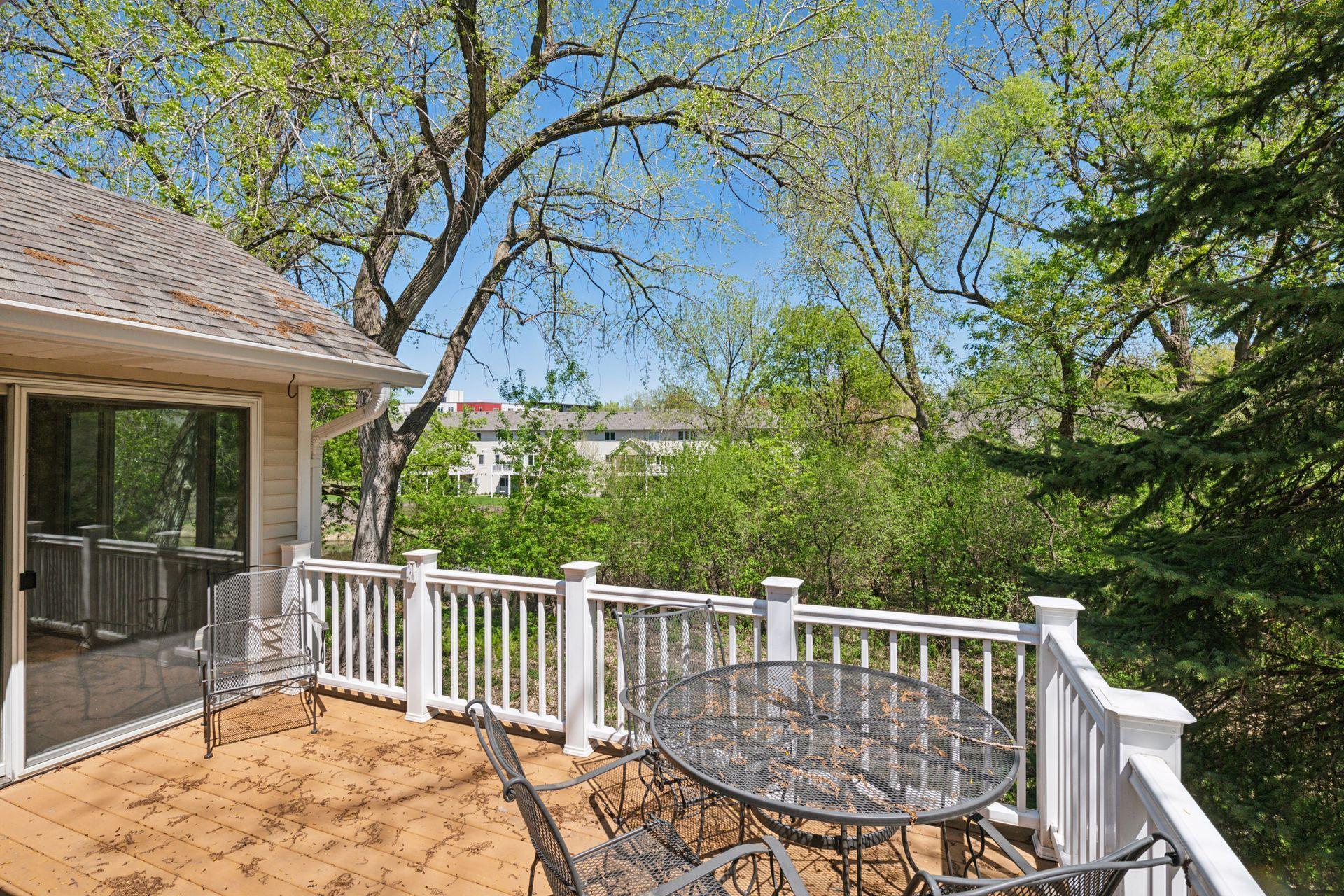 8215 Creekside Circle