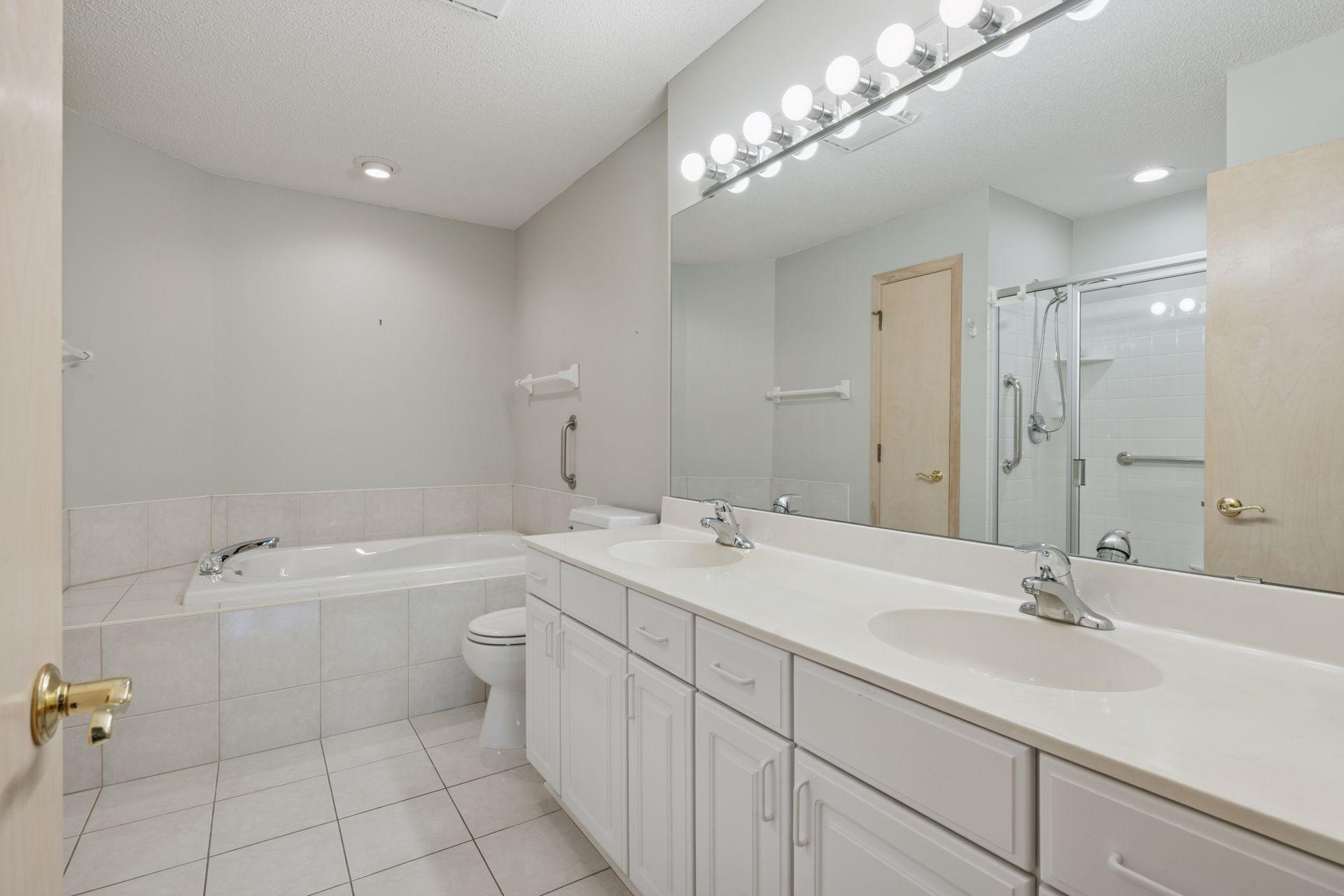 8215 Creekside Circle