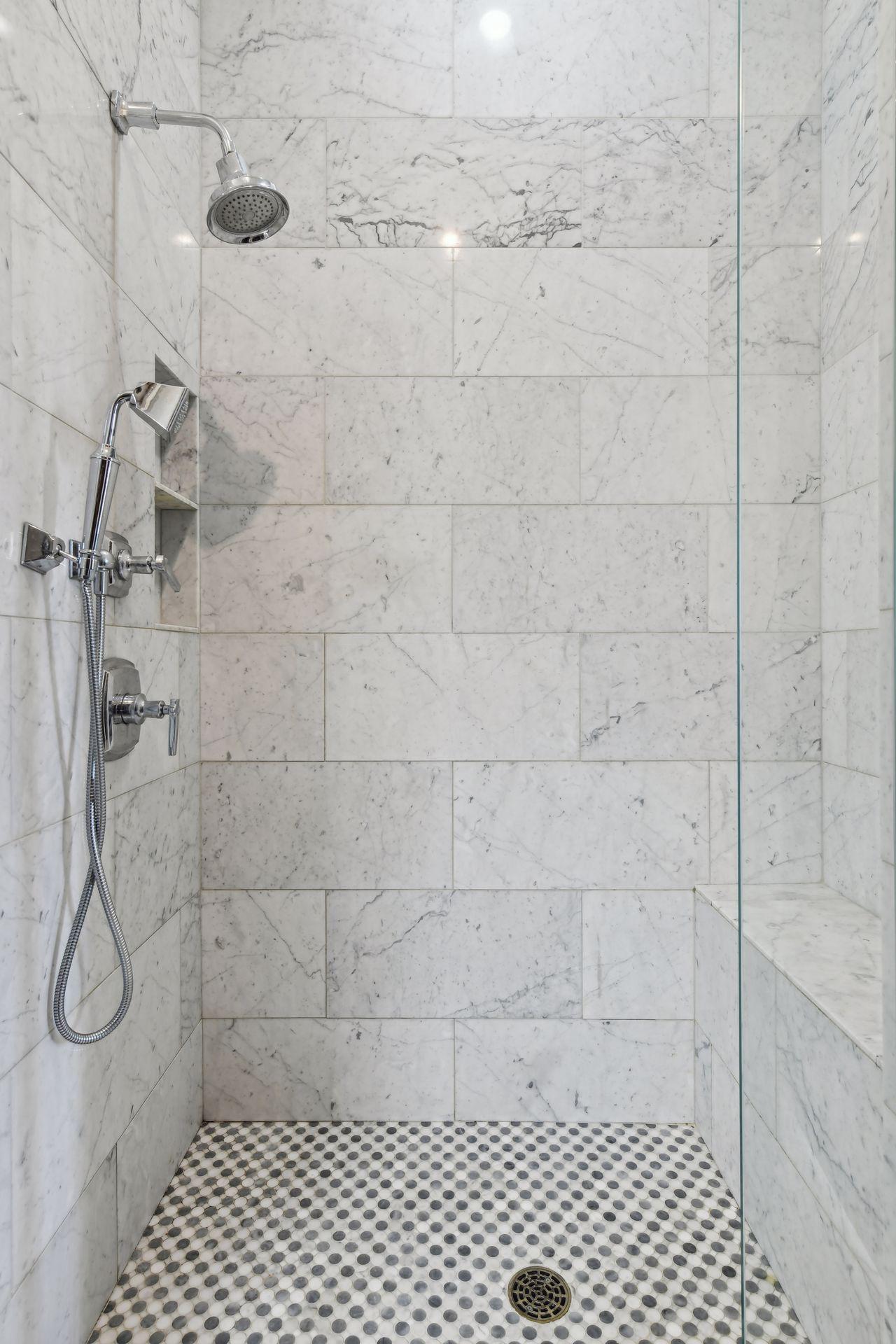 875 Lake Street N Unit: 404