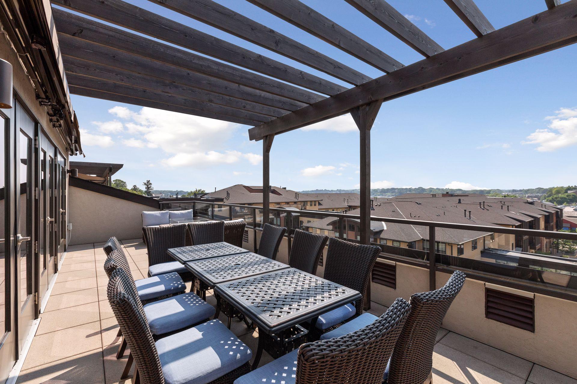 875 Lake Street N Unit: 404