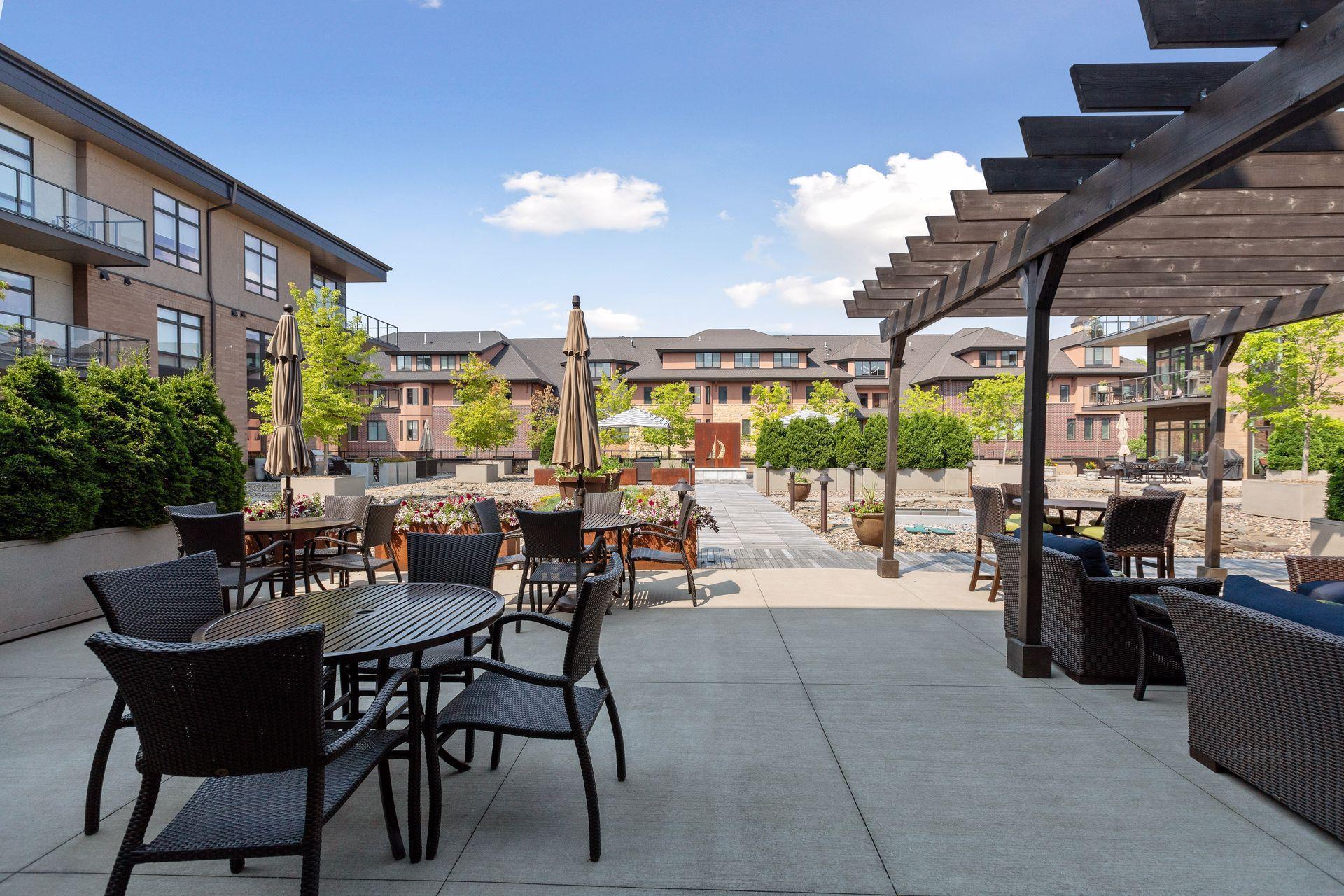 875 Lake Street N Unit: 404