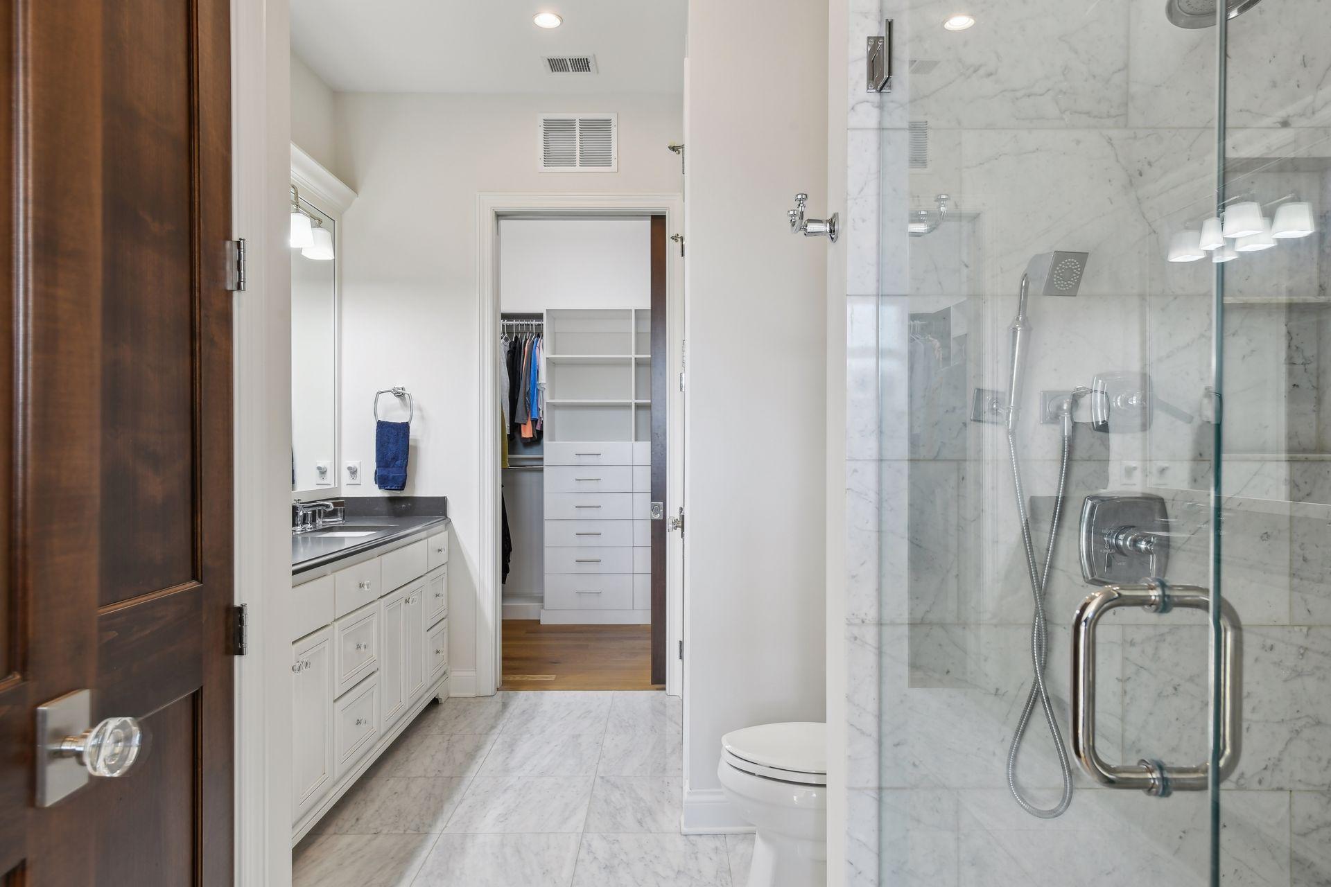 875 Lake Street N Unit: 404