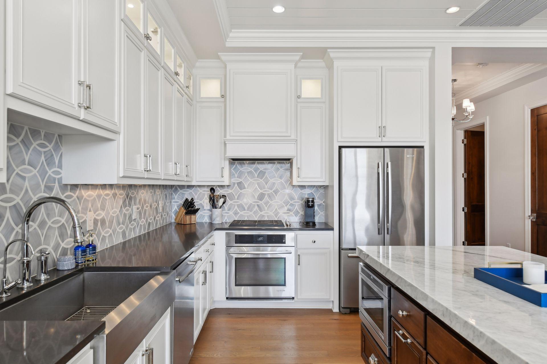 875 Lake Street N Unit: 404