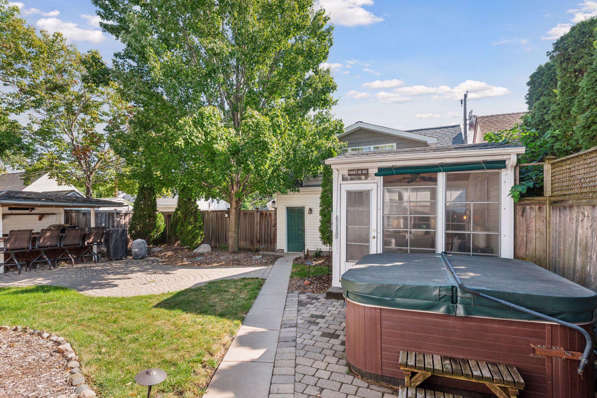 5433 Morgan Avenue S