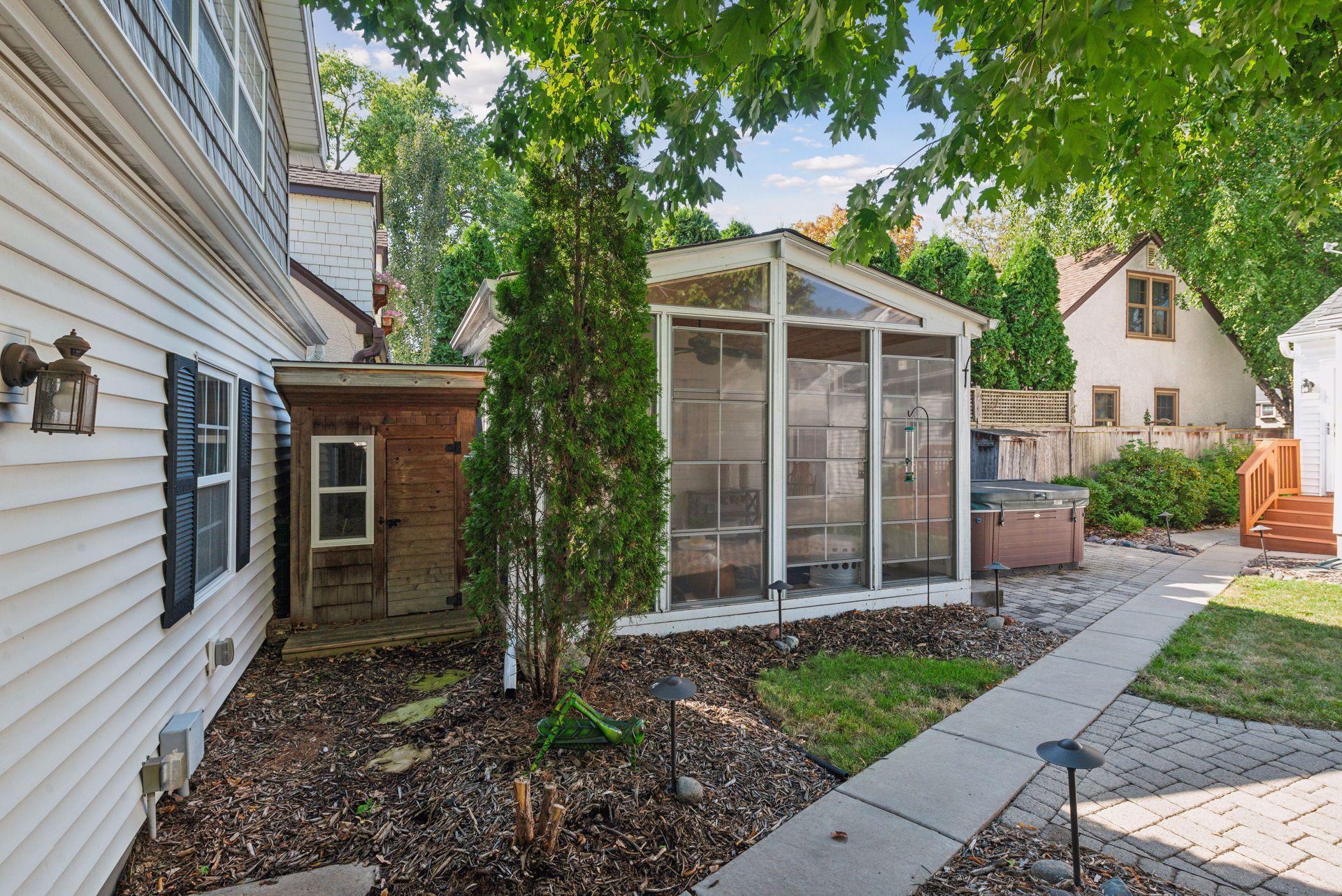 5433 Morgan Avenue S