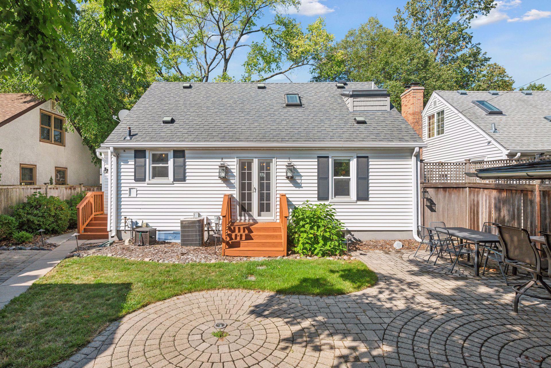 5433 Morgan Avenue S