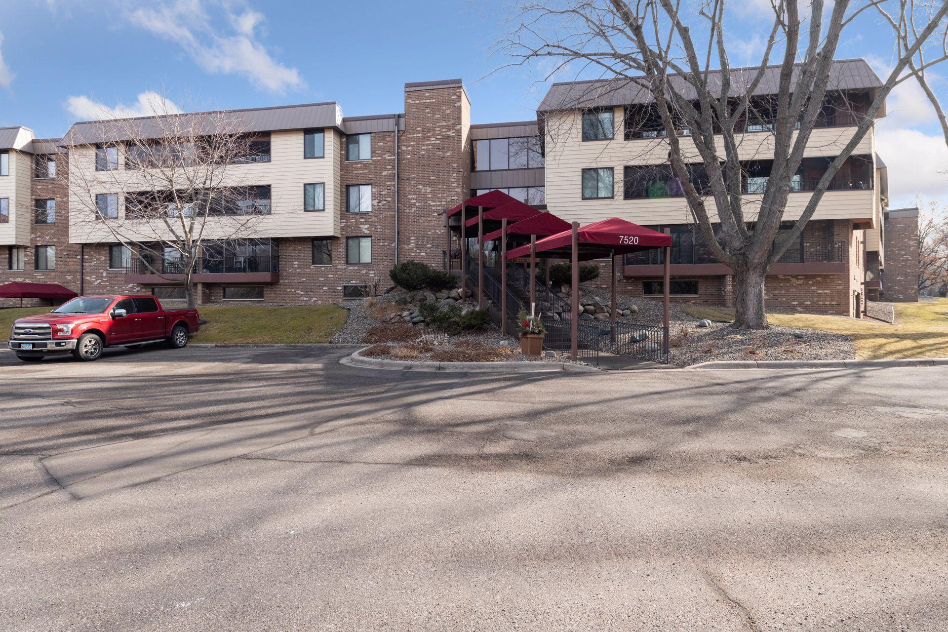 7520 Cahill Road Unit: 121A