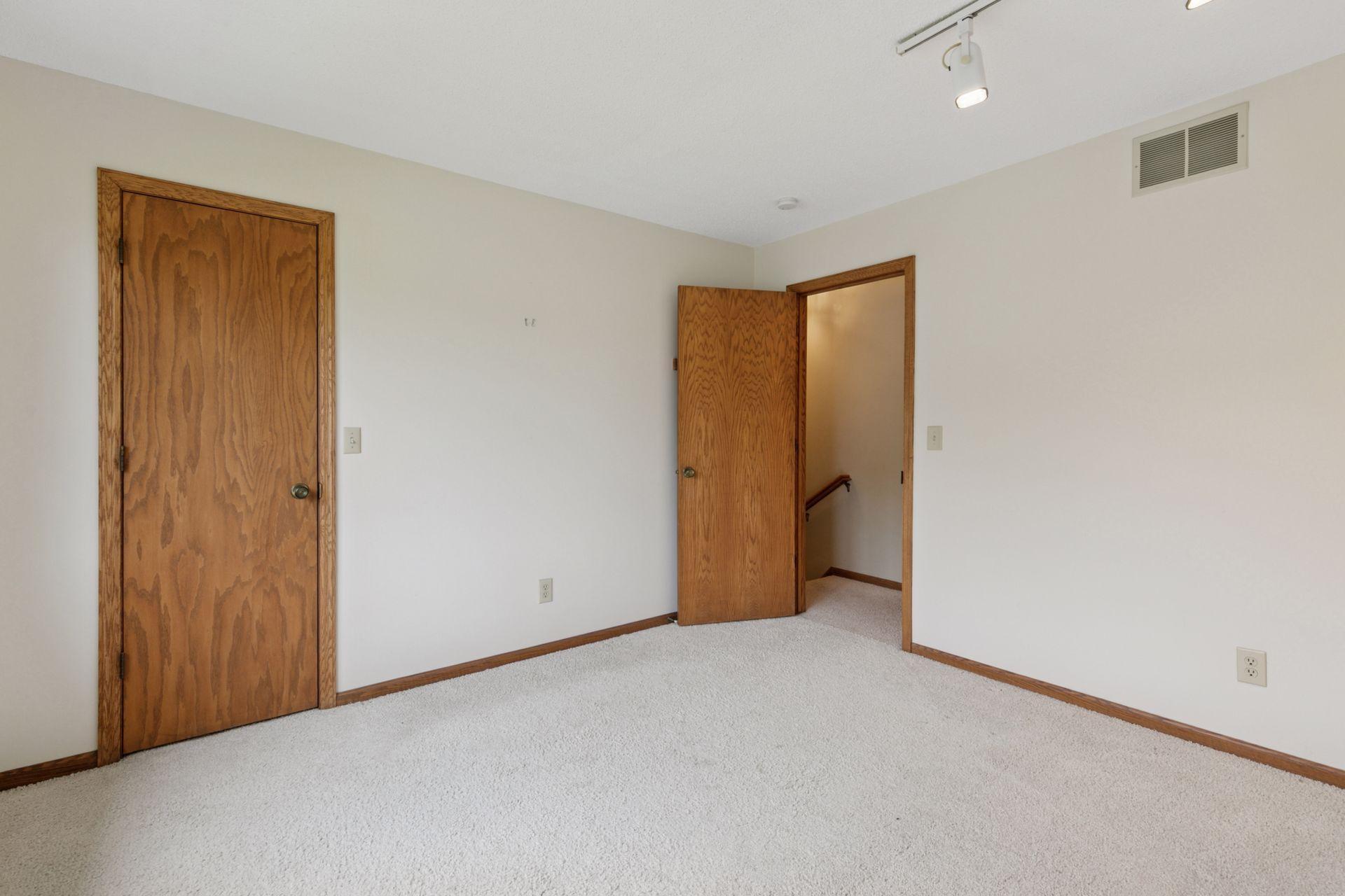 7619 W 85th Street
