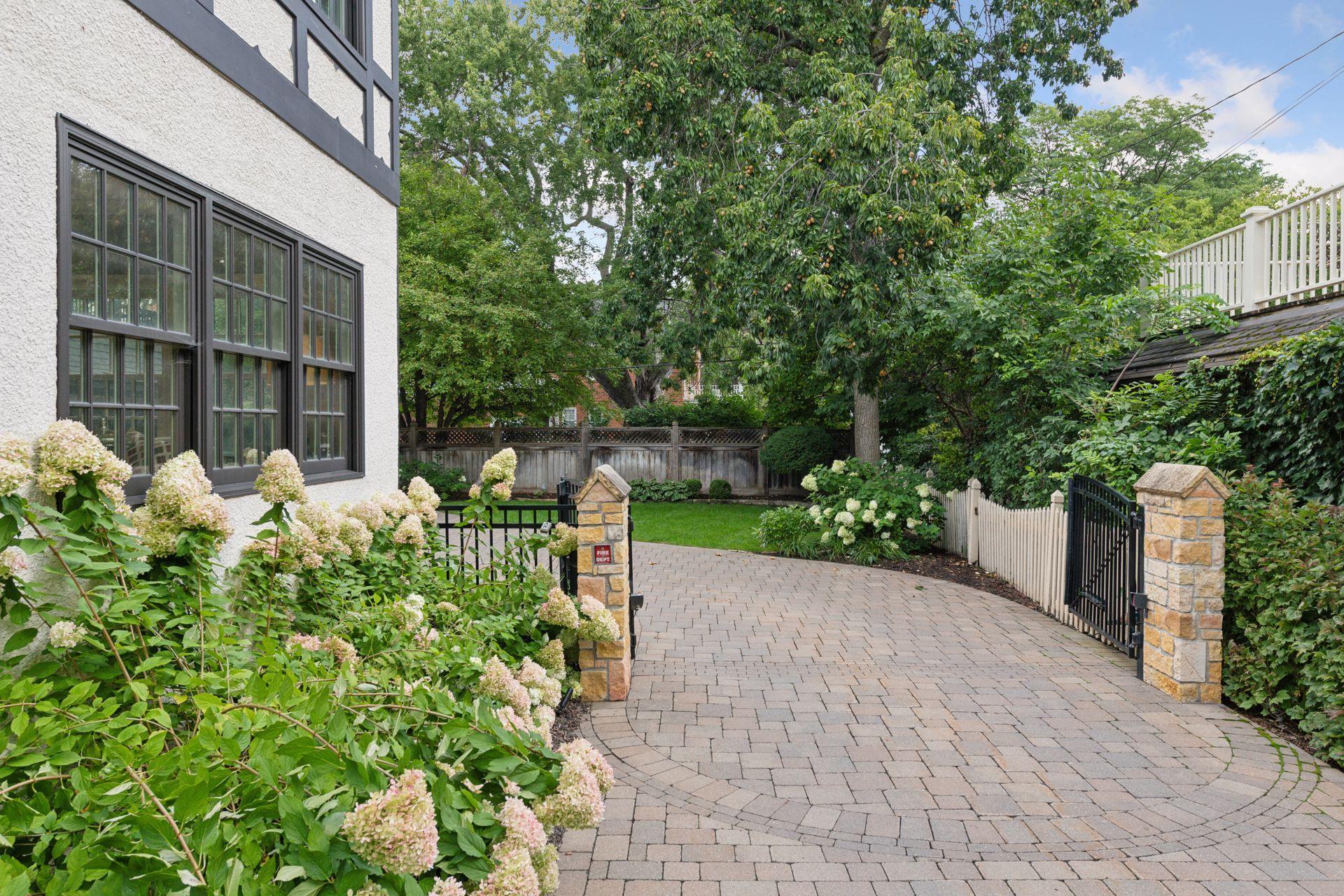 4515 Moorland Avenue