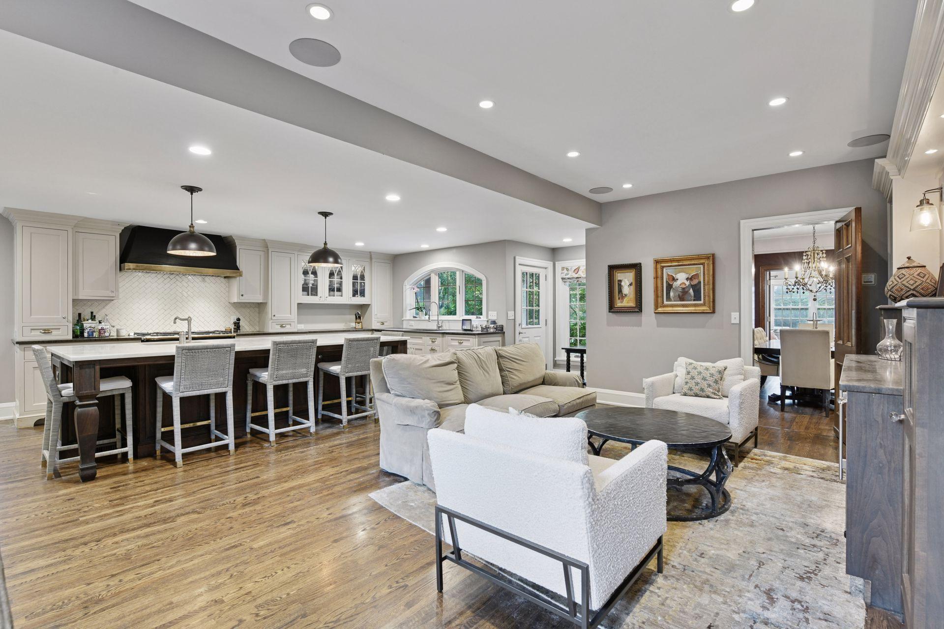 4515 Moorland Avenue