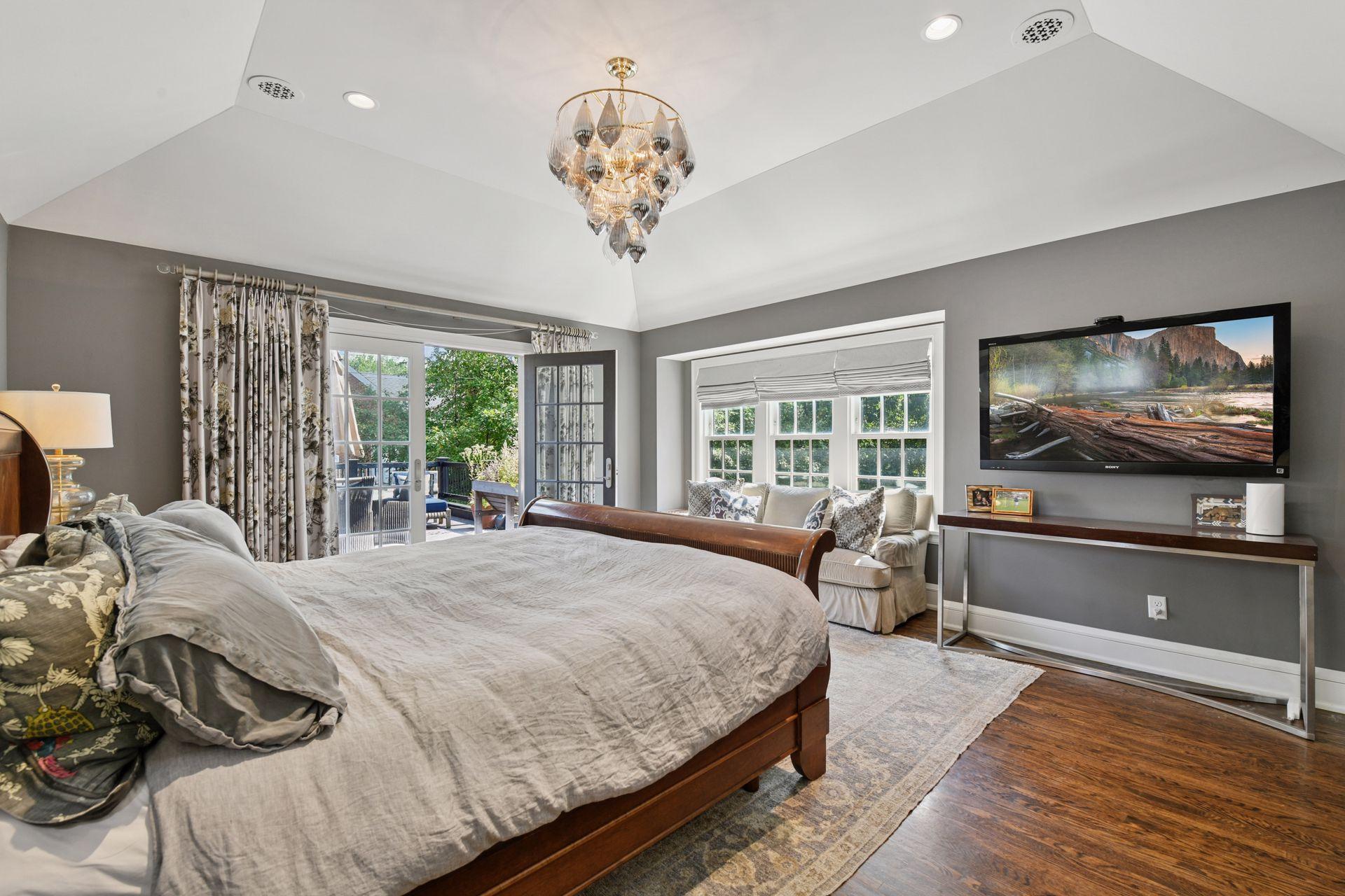 4515 Moorland Avenue