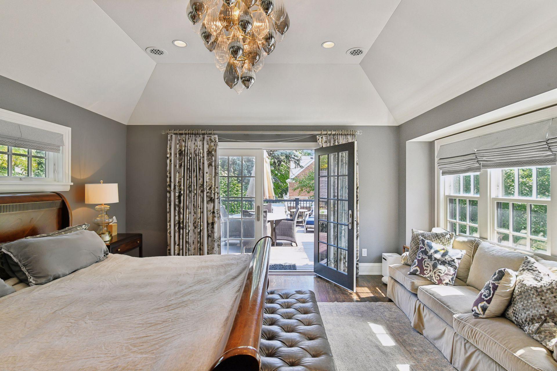 4515 Moorland Avenue