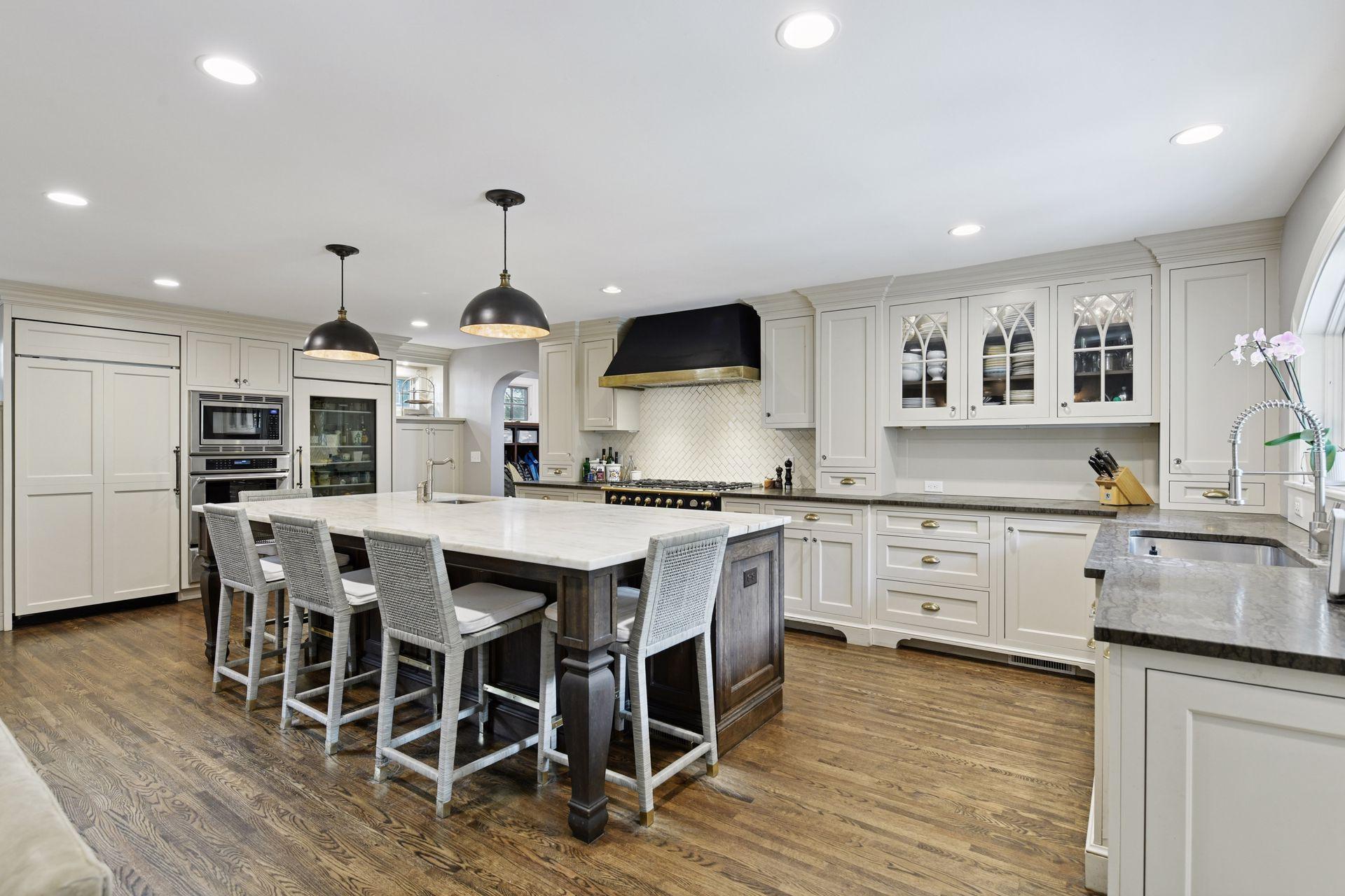 4515 Moorland Avenue