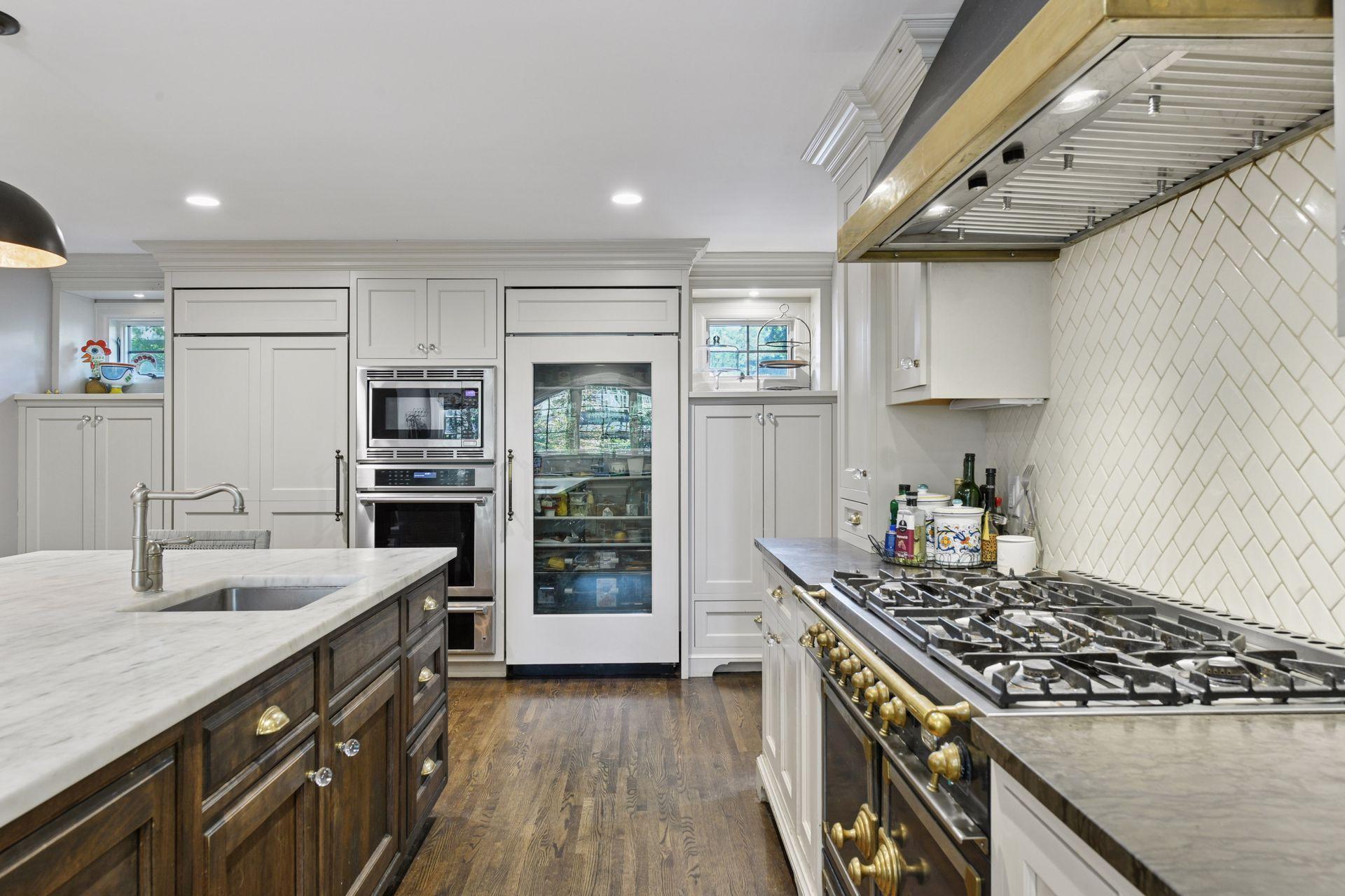 4515 Moorland Avenue