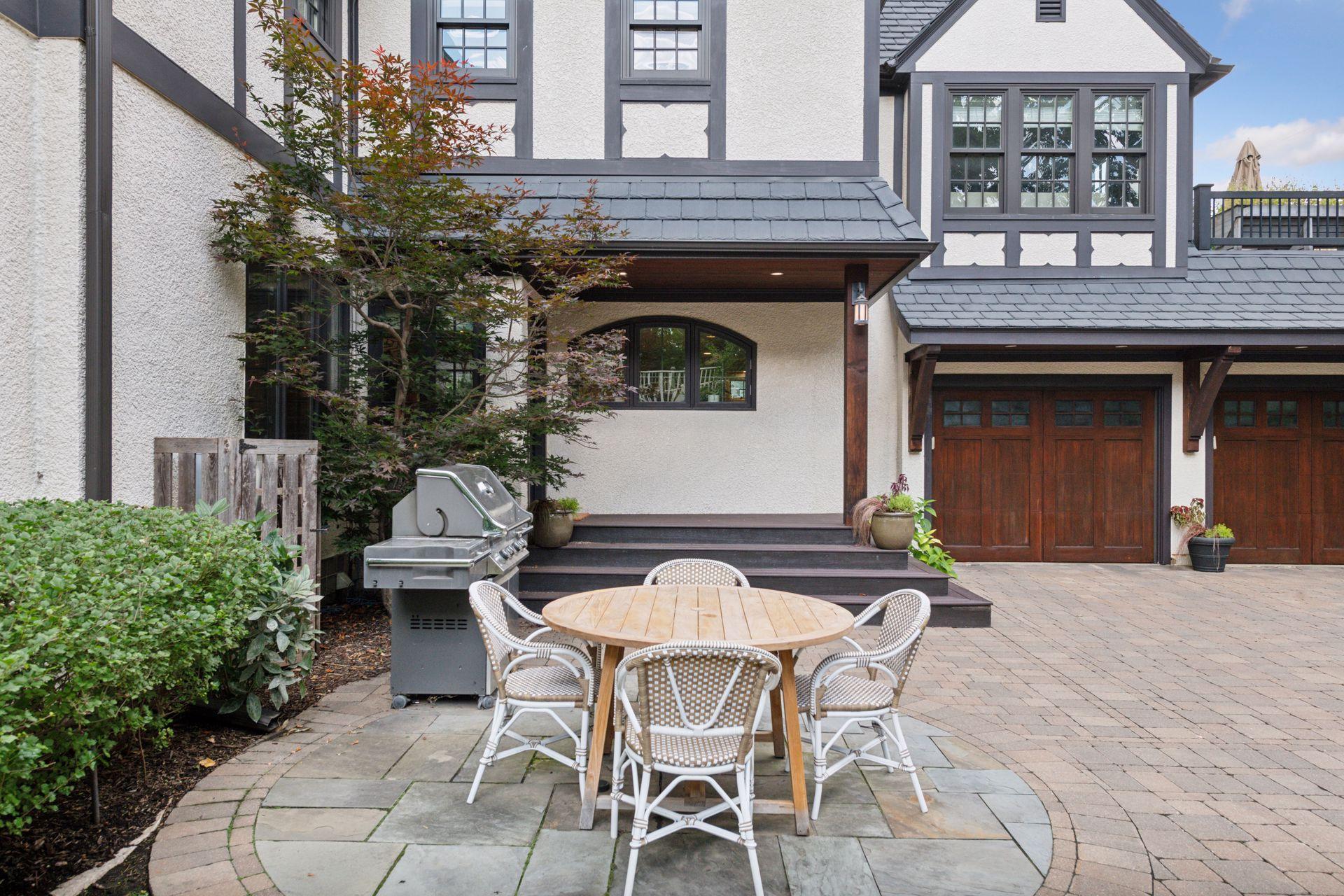 4515 Moorland Avenue