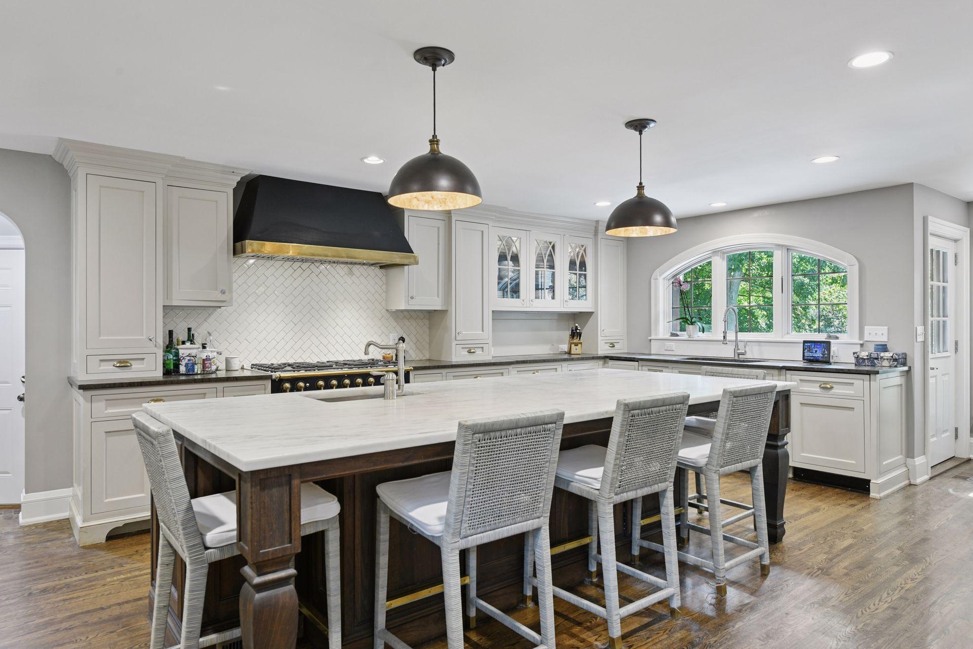 4515 Moorland Avenue