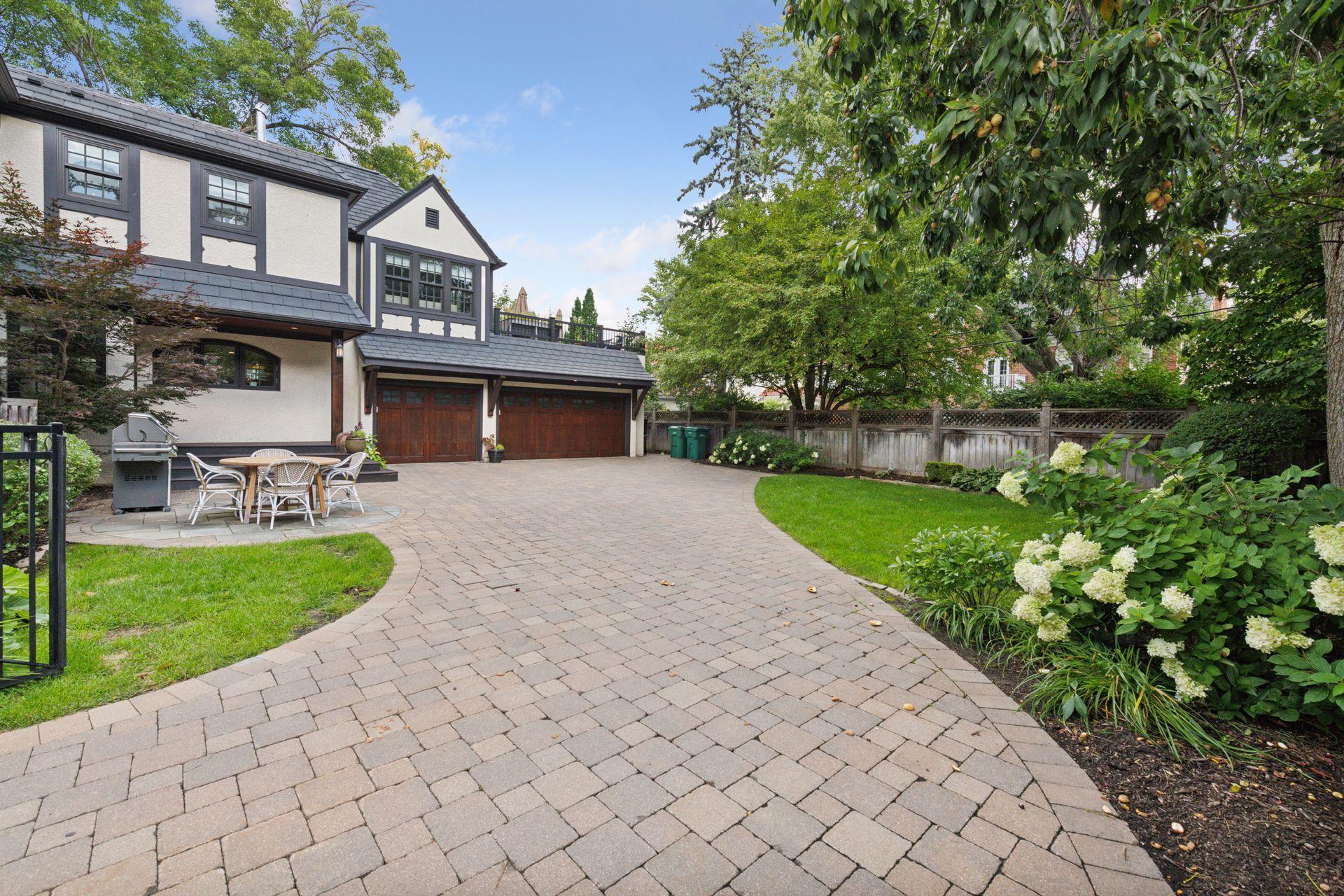 4515 Moorland Avenue