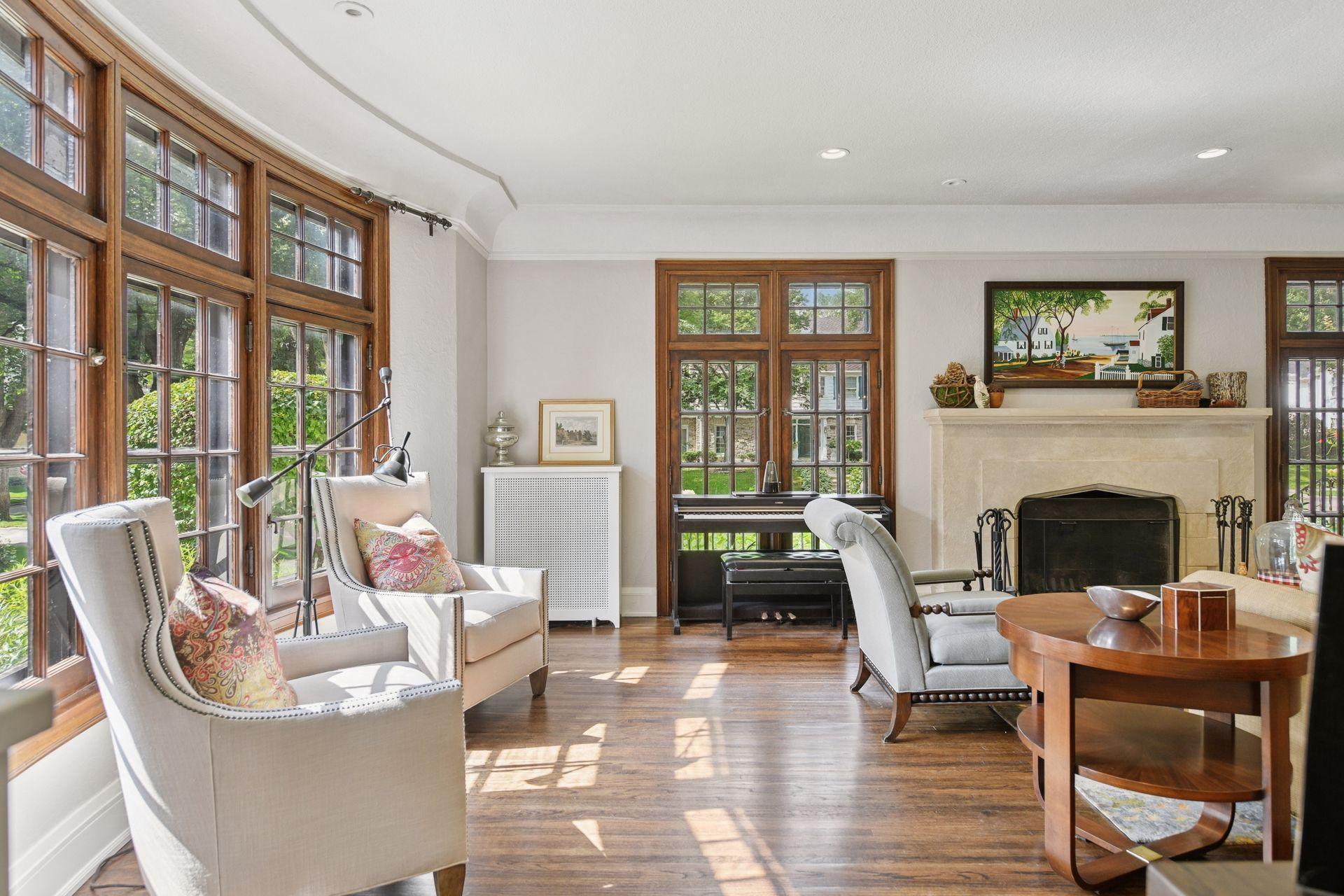 4515 Moorland Avenue