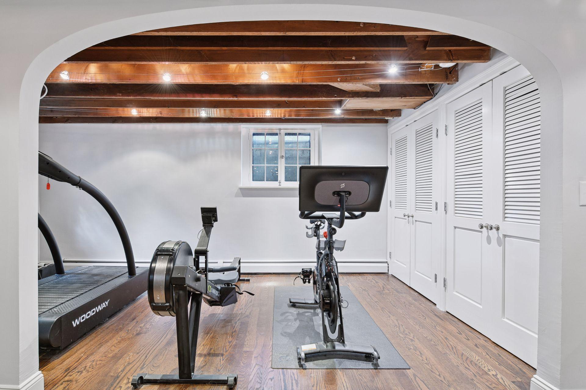 4515 Moorland Avenue