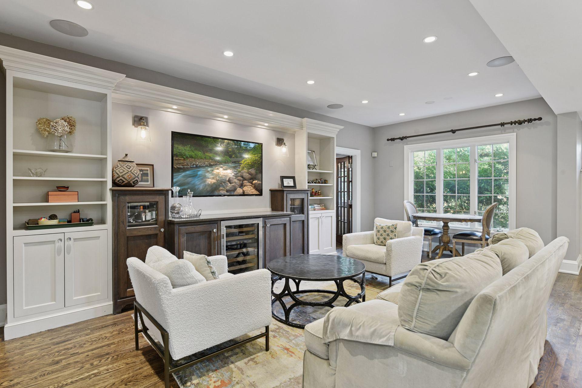 4515 Moorland Avenue