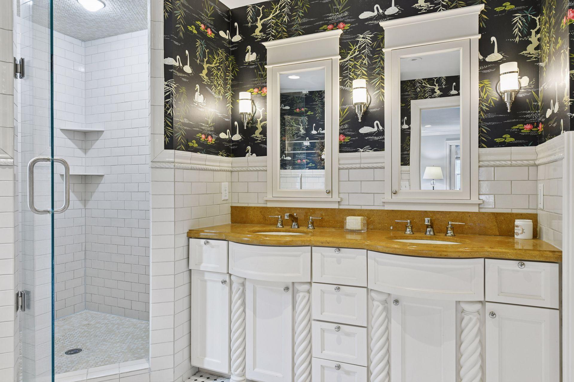 4515 Moorland Avenue