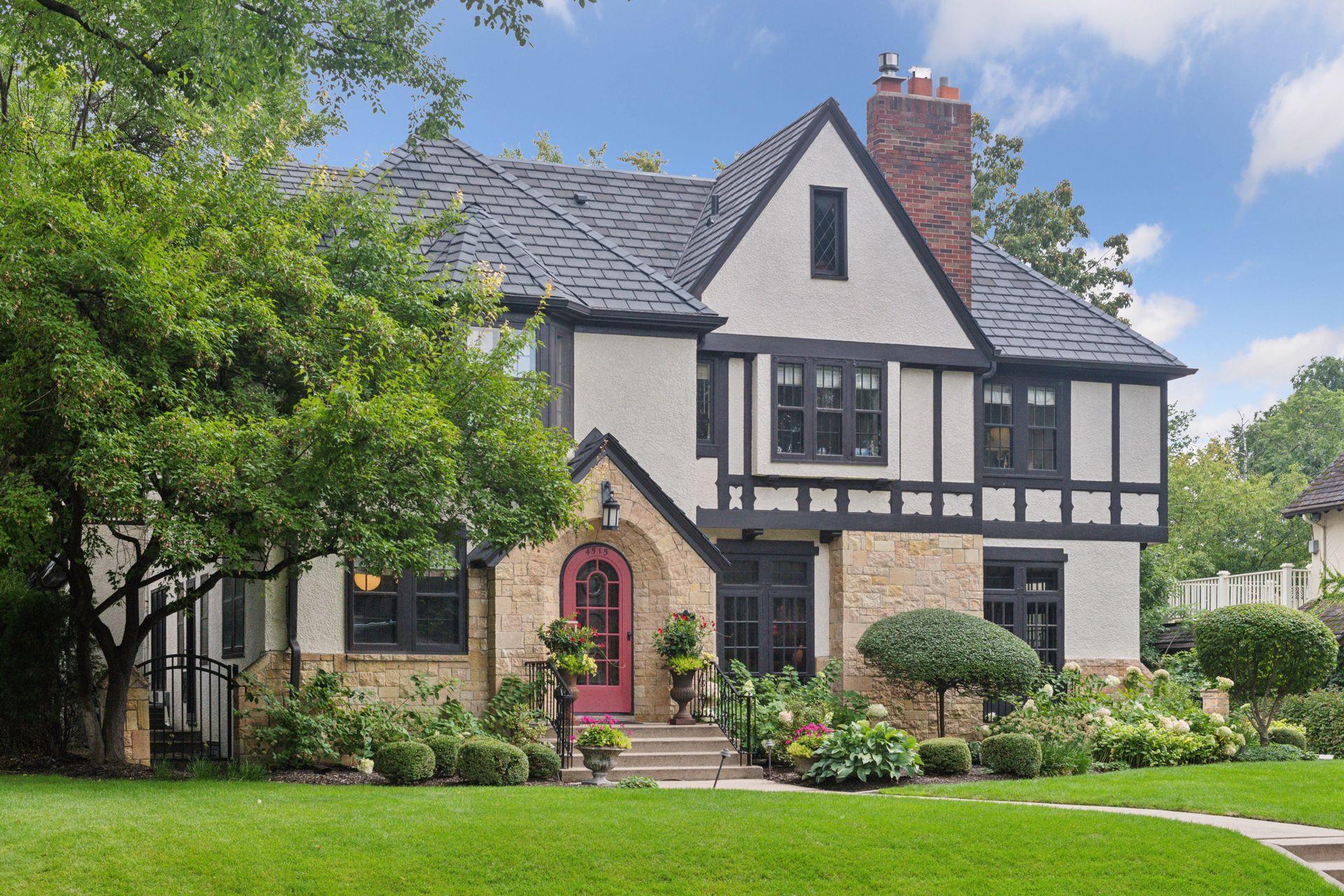 4515 Moorland Avenue