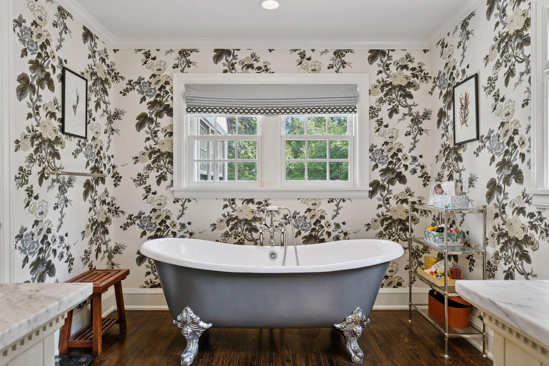 4515 Moorland Avenue