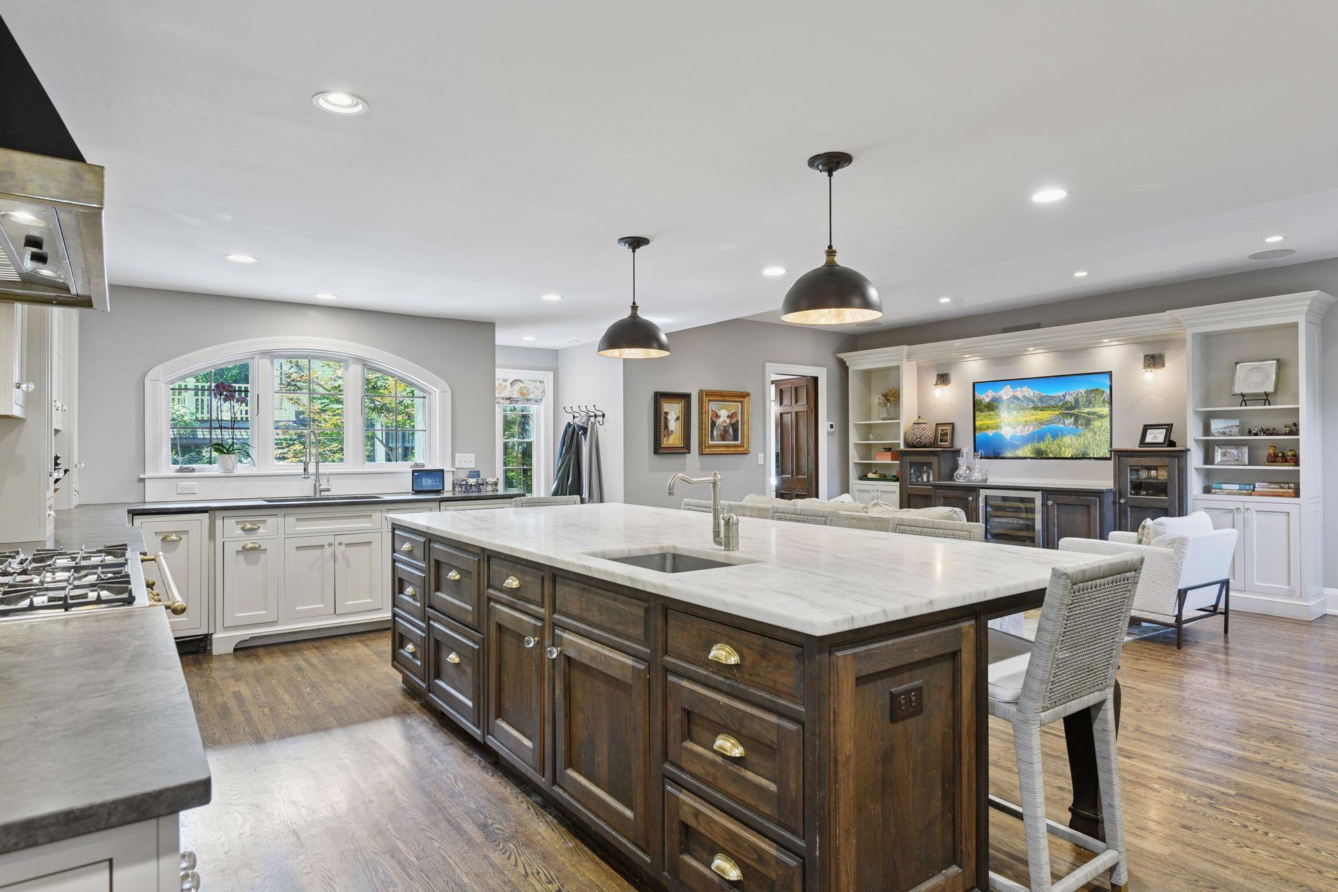 4515 Moorland Avenue