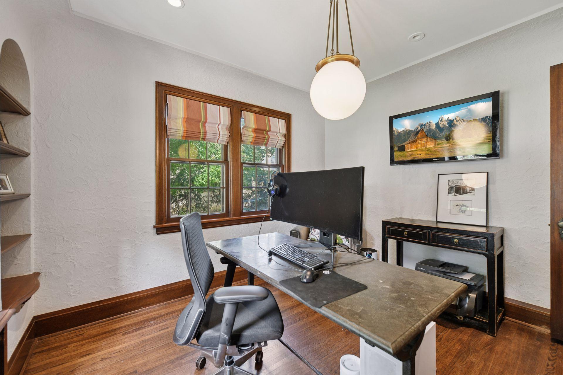 4515 Moorland Avenue