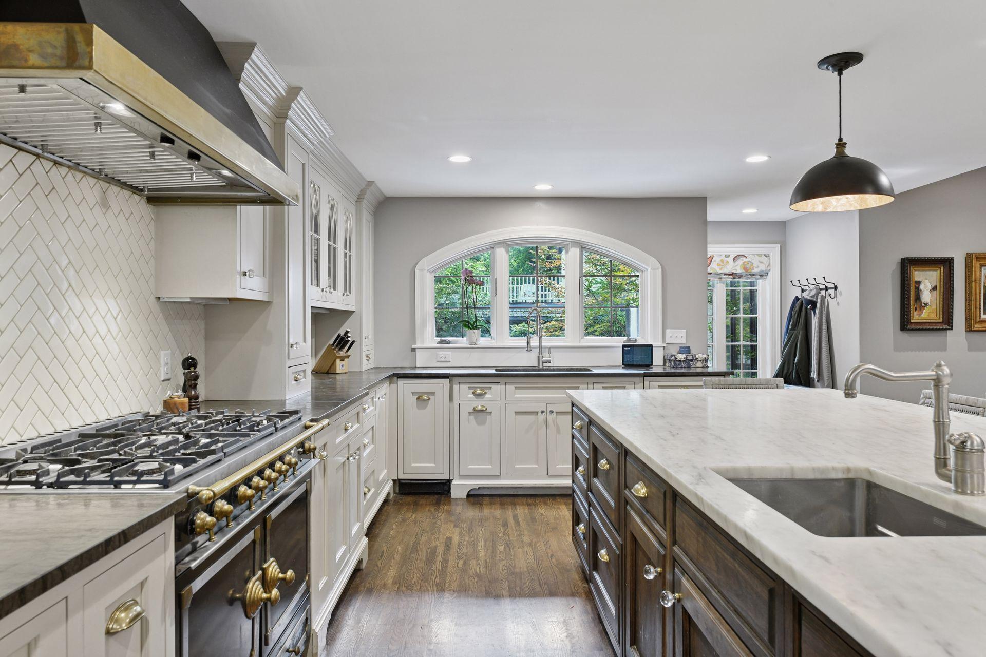 4515 Moorland Avenue