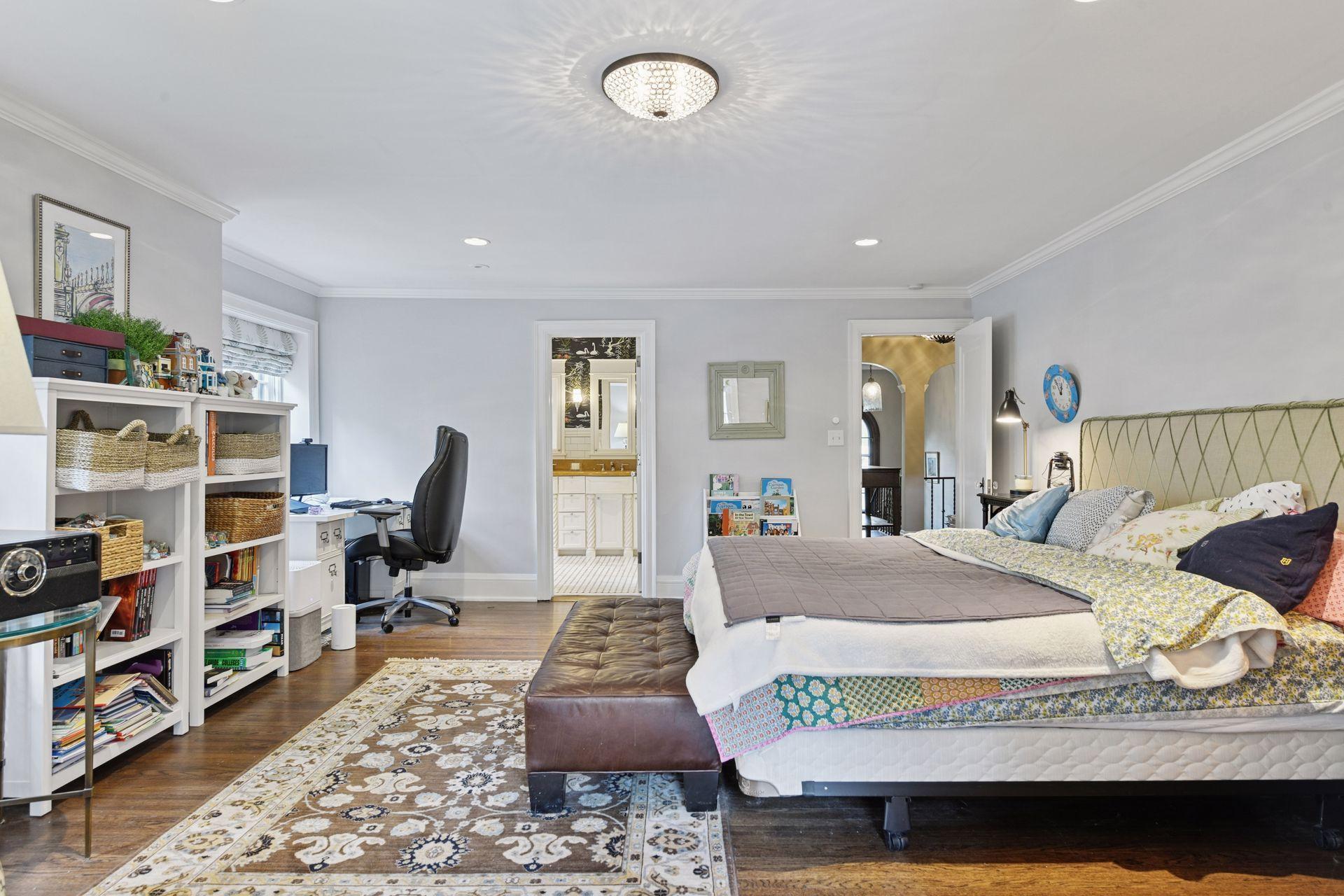 4515 Moorland Avenue