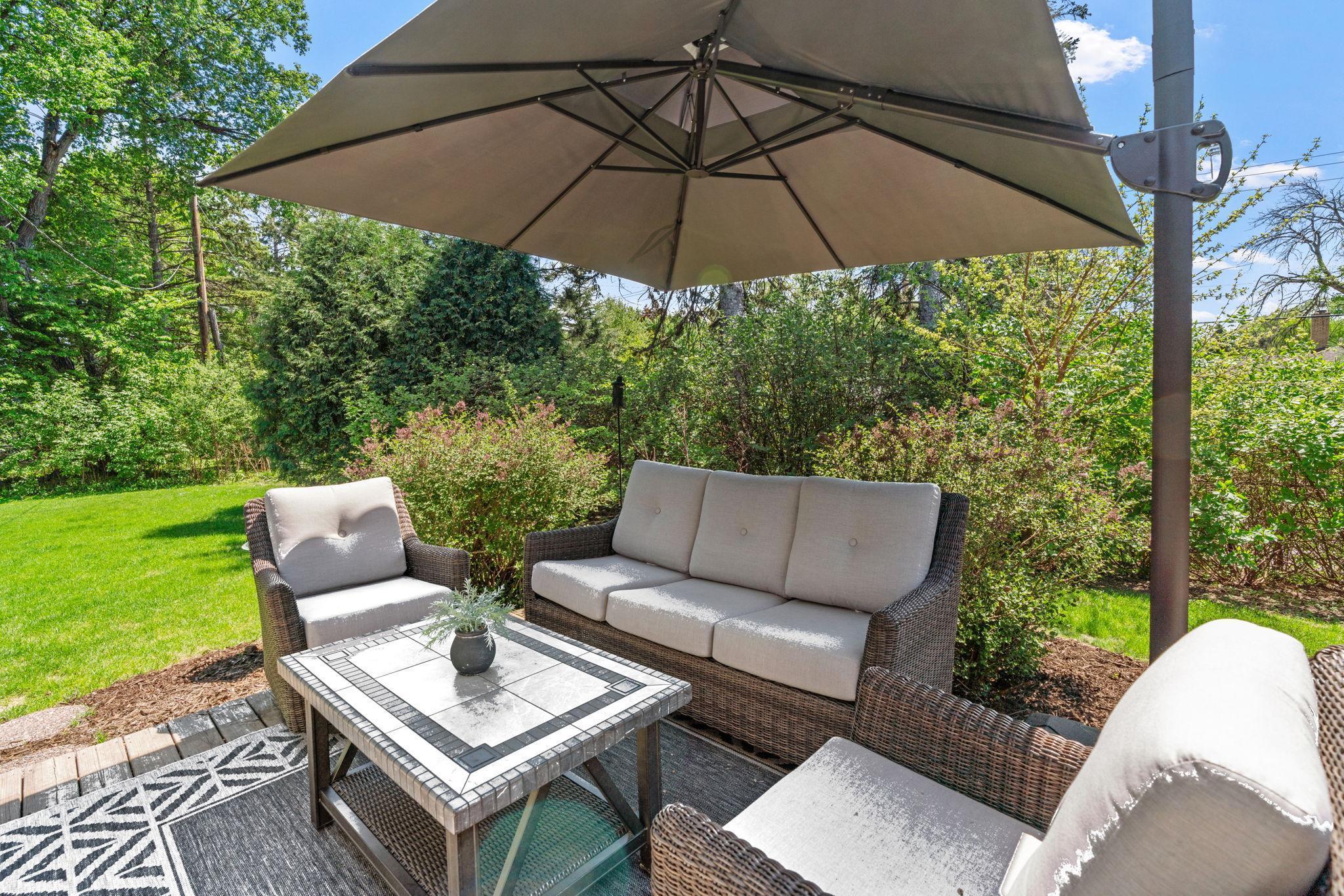 6140 Glenwood Avenue