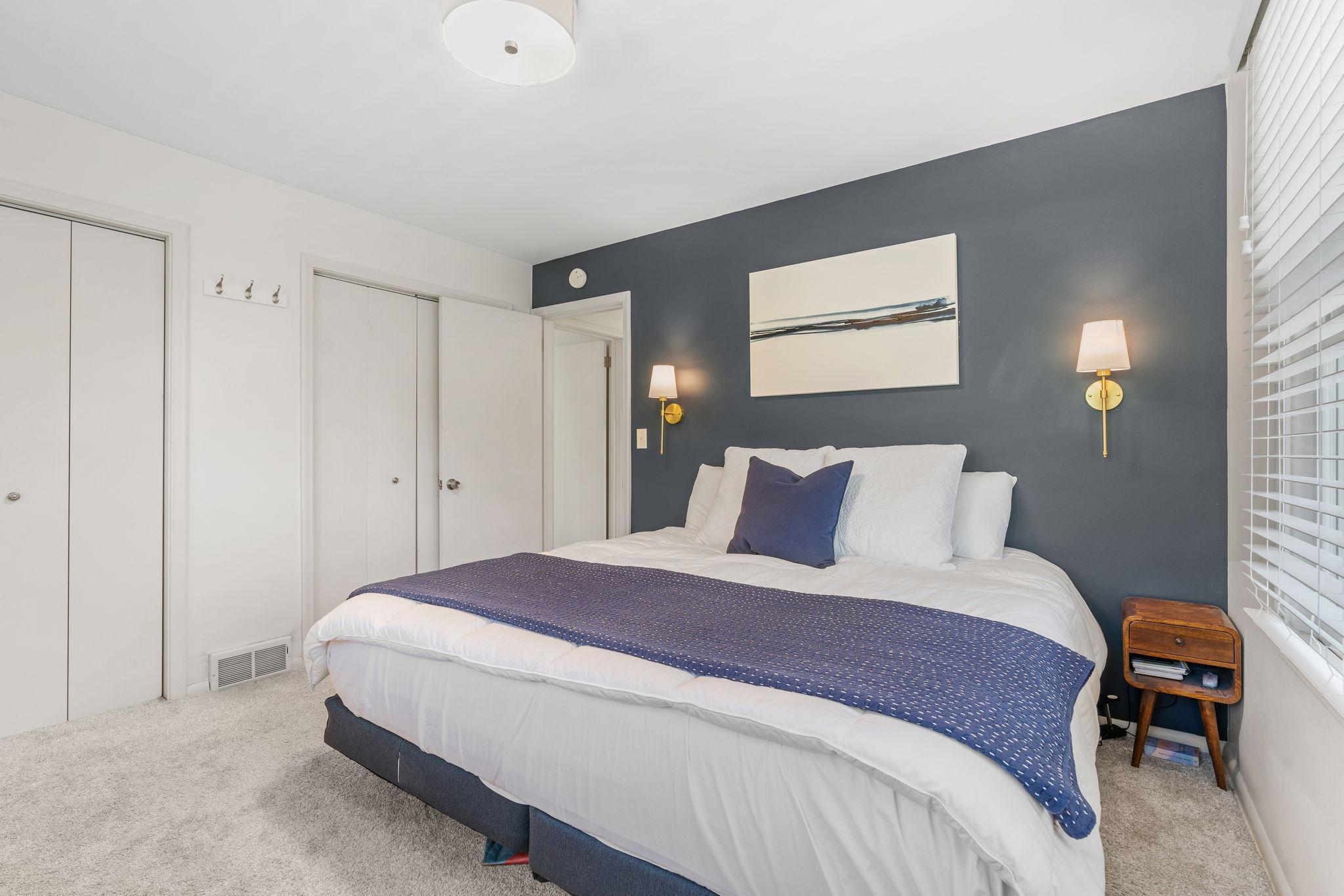 6140 Glenwood Avenue