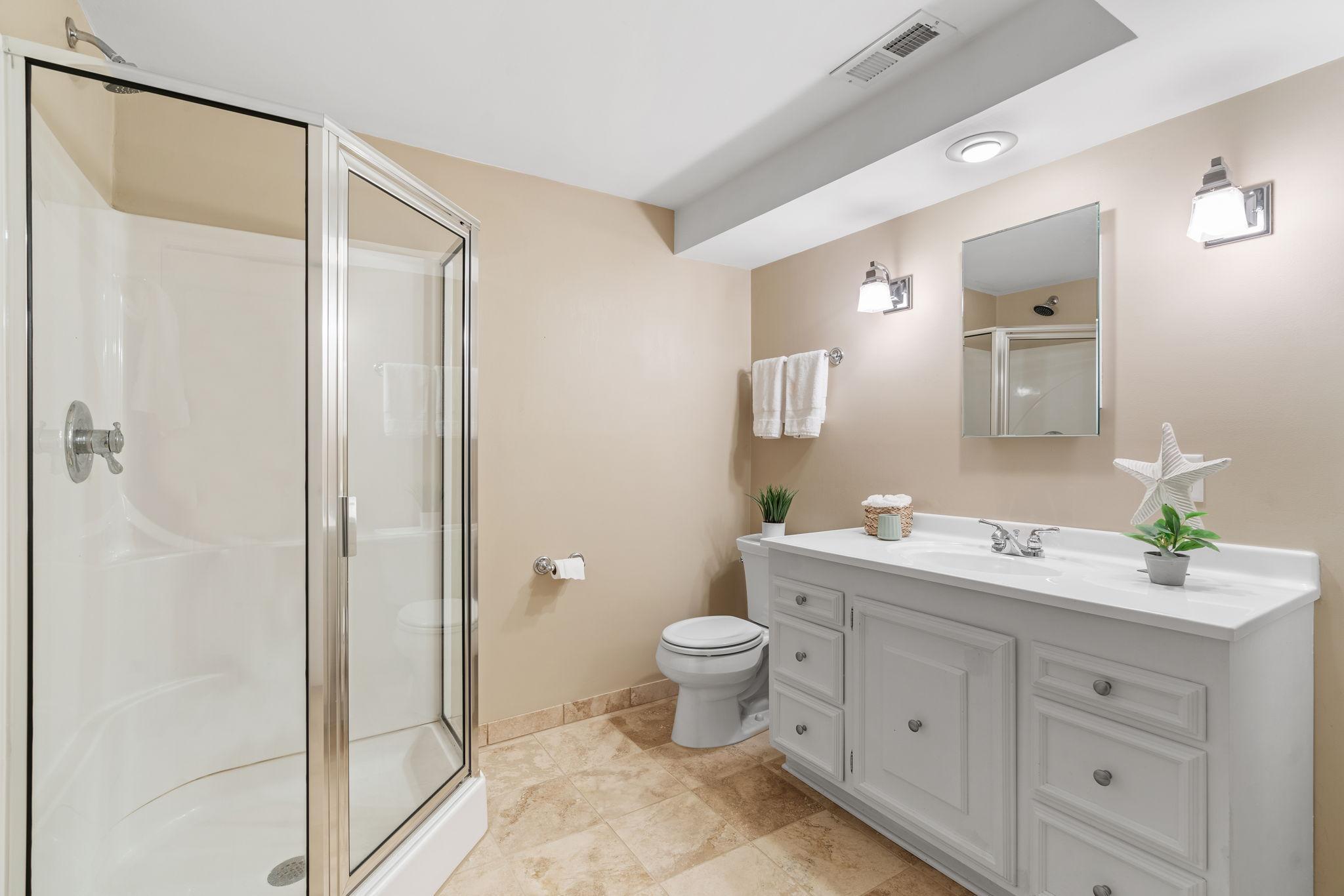 6140 Glenwood Avenue