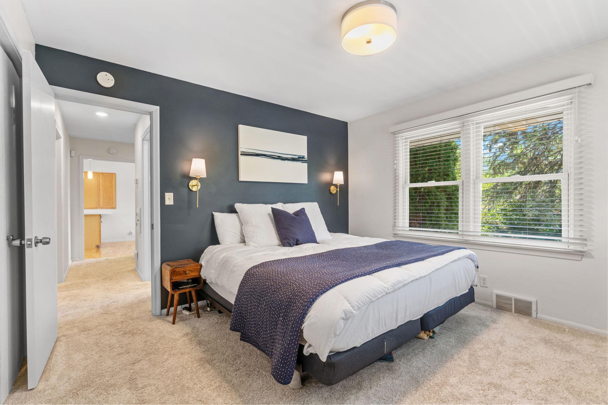 6140 Glenwood Avenue